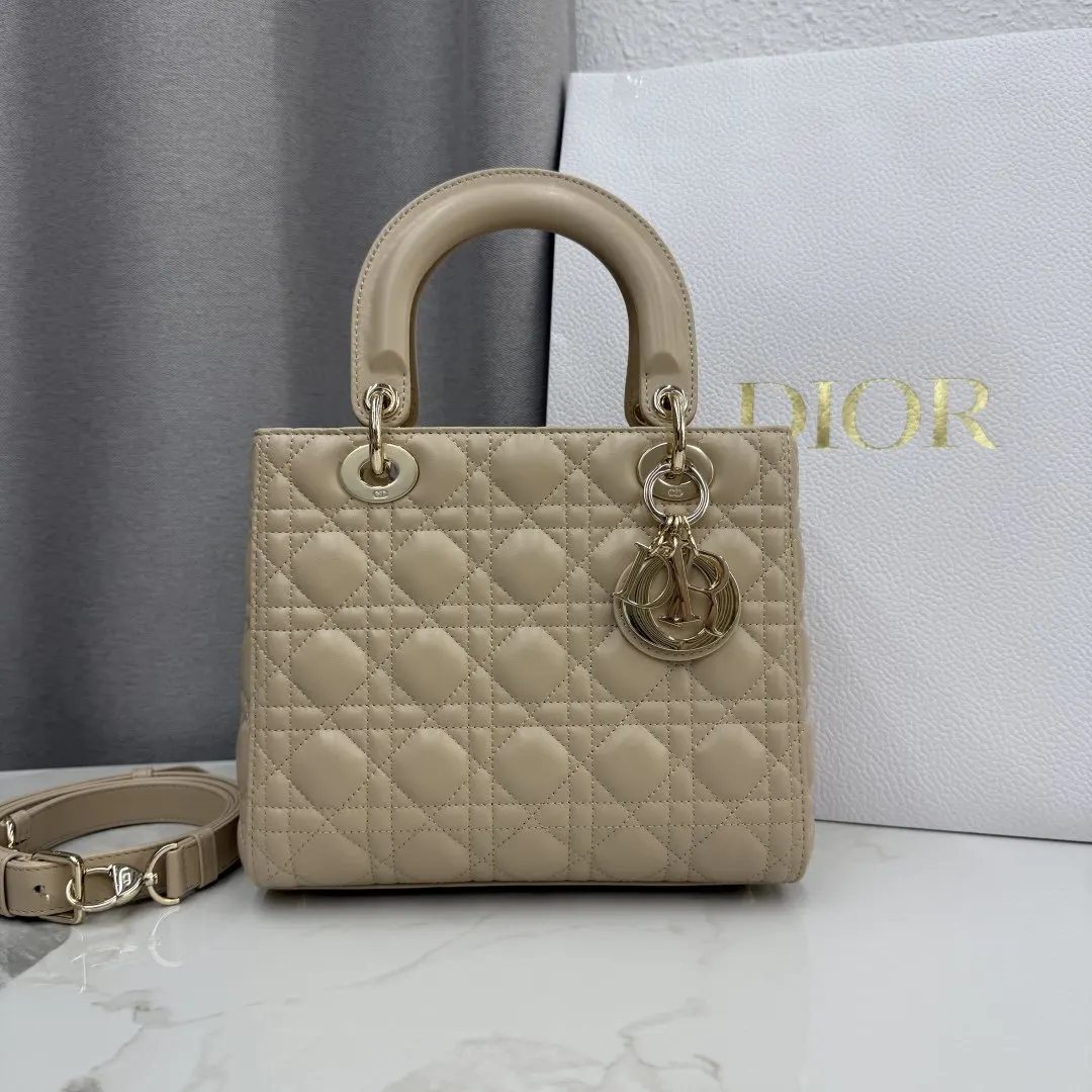 Dior Lady Dior 羊皮卡夾 精緻配飾款