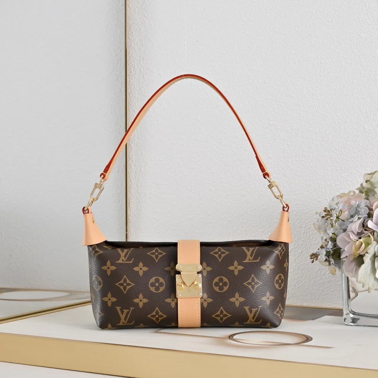 LV Pochette 手提包