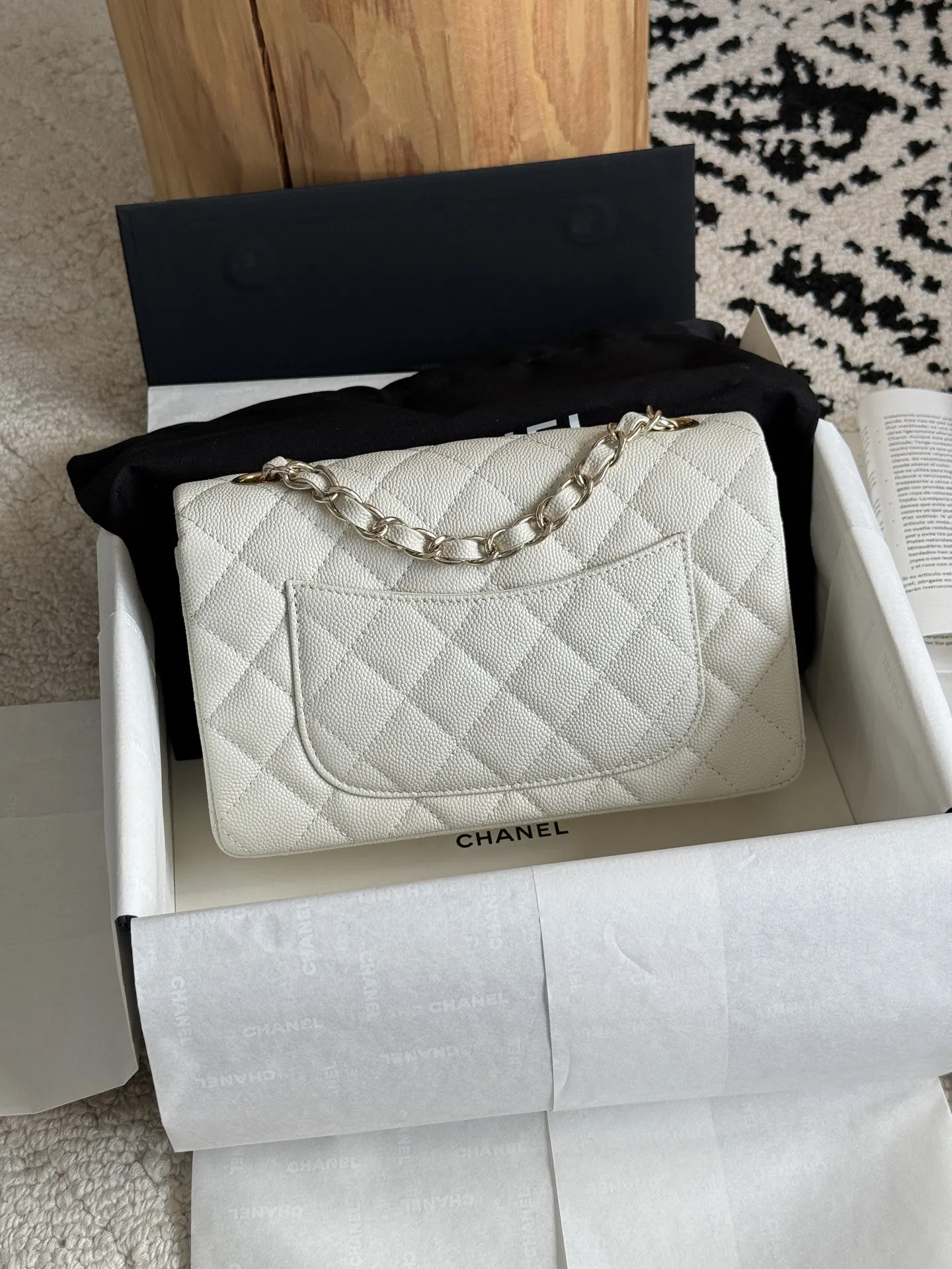 Crossbody Bag Lightweight Classic Leather