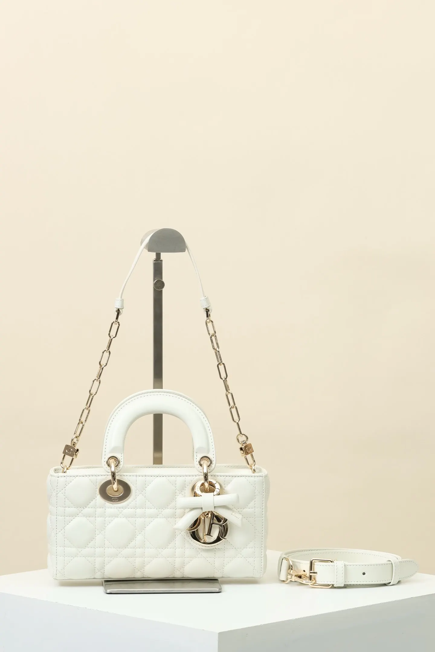 White Hobo Shoulder Bag Vintage