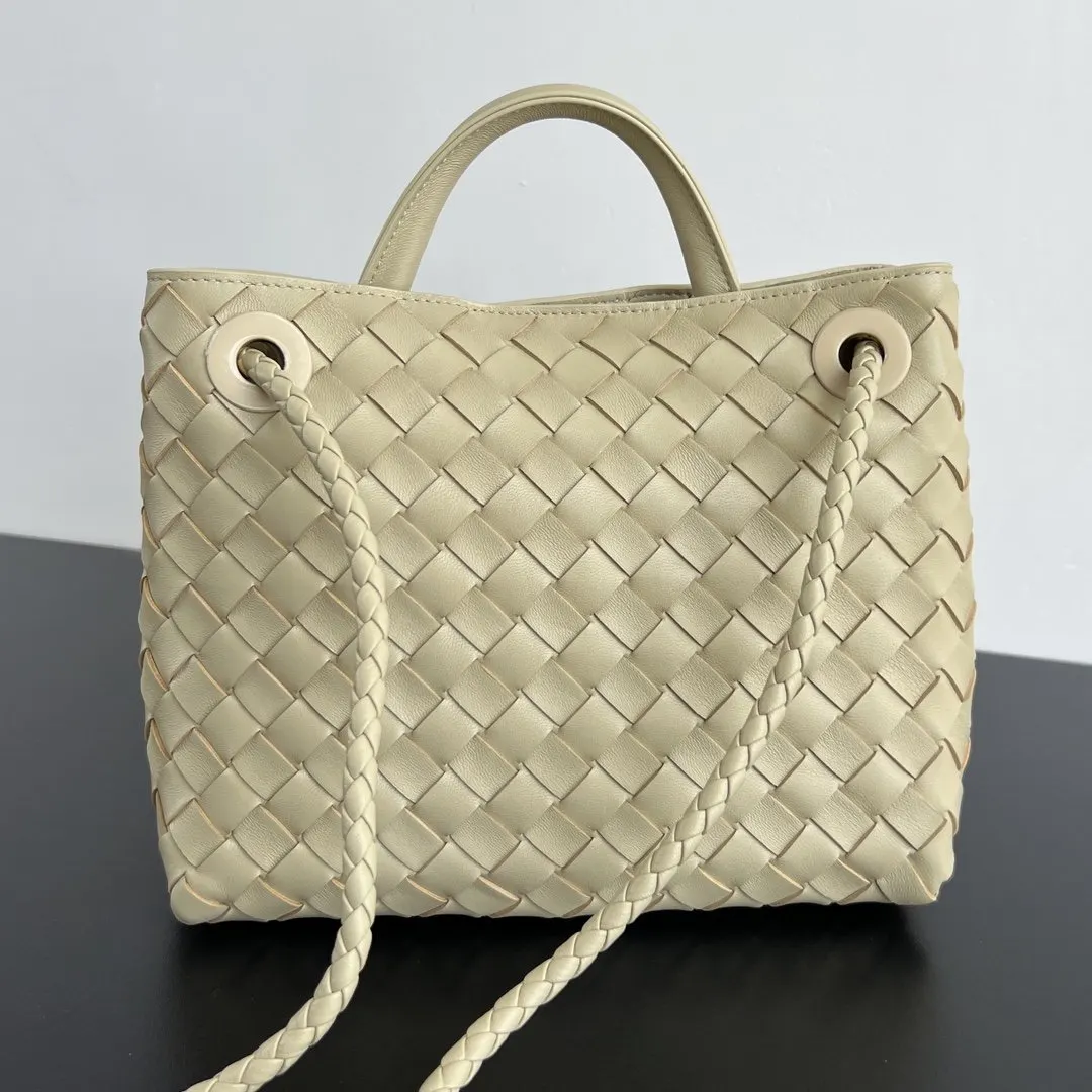 Bottega Veneta 金色 羊皮 斜挎包 轻便斜挎款