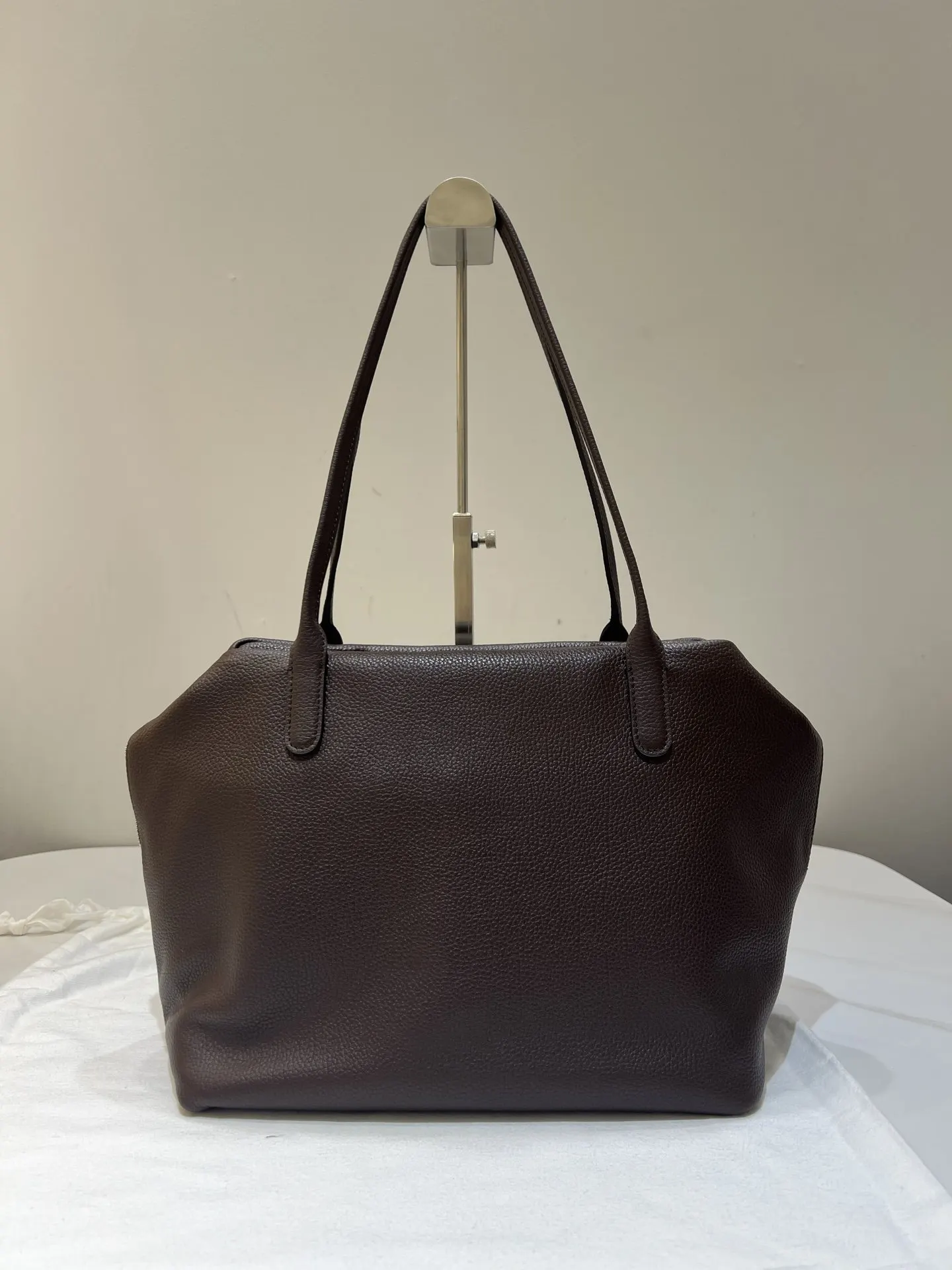 牛皮 The ro Henri bag 极简风几何形状 單肩包 日常單肩背款