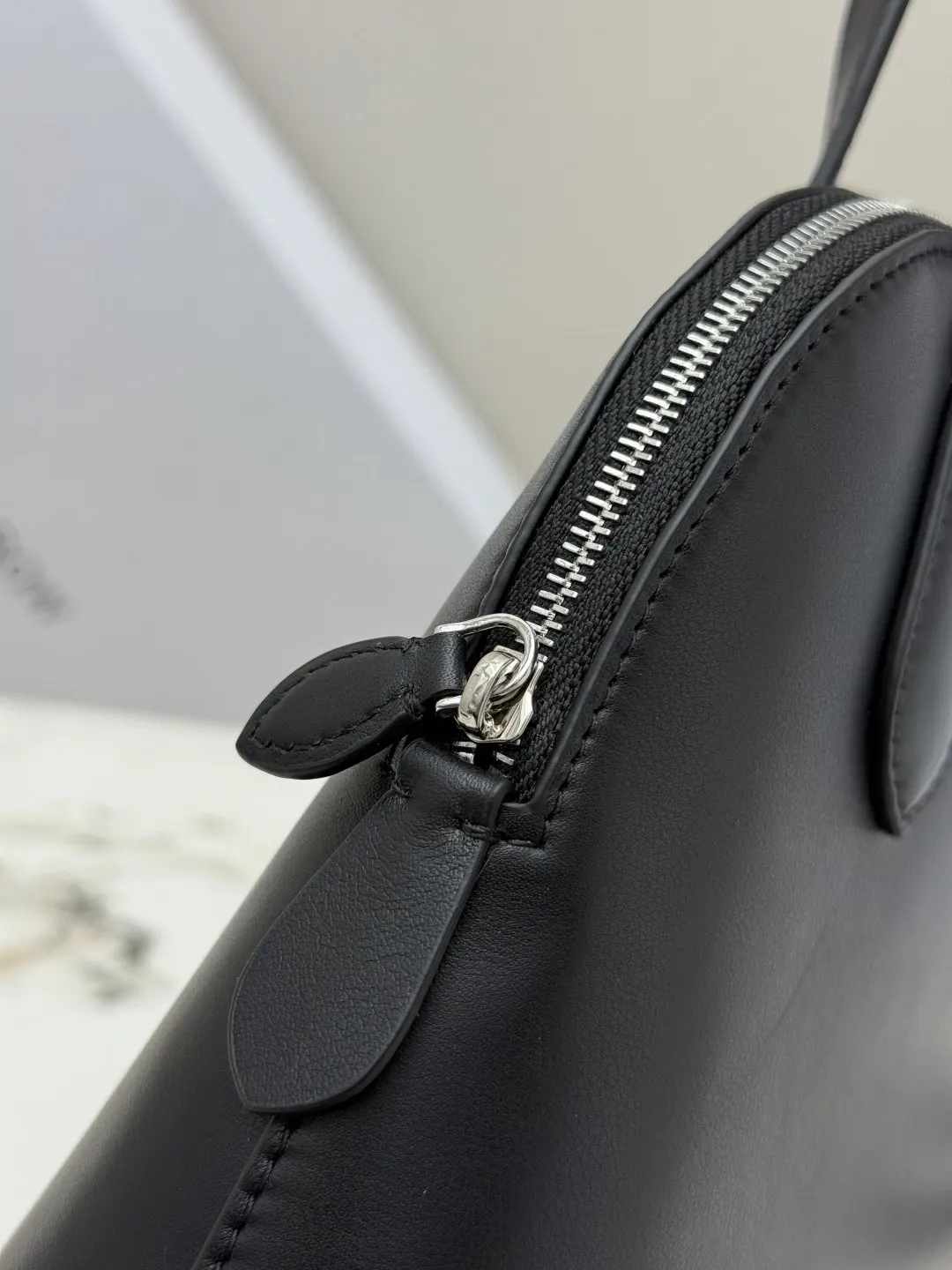 Crossbody Bag Lightweight Leather