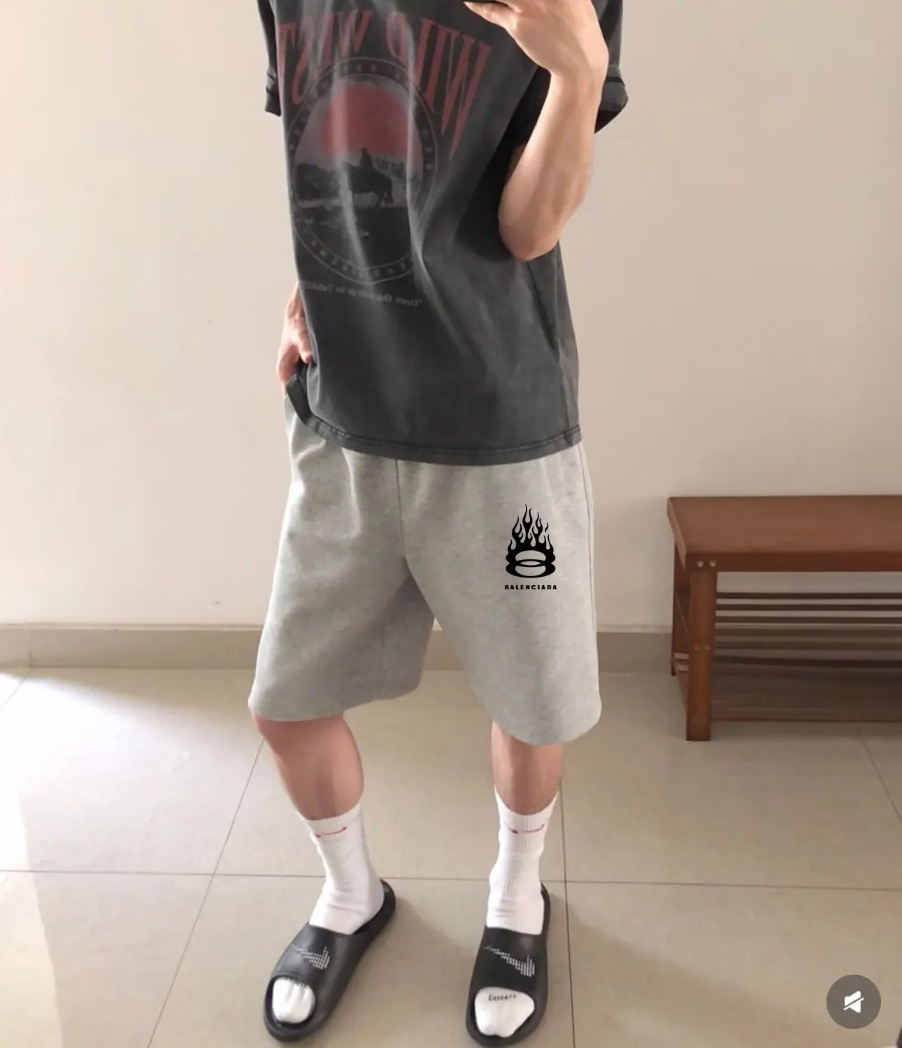 Balenciaga 黑色 純棉 Logo 短褲 宽松休閒款