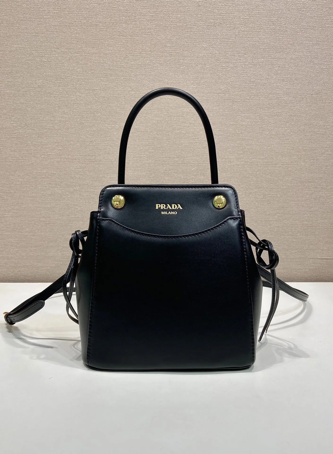 PRADA 1BA496 牛皮 手提包 日常通勤款
