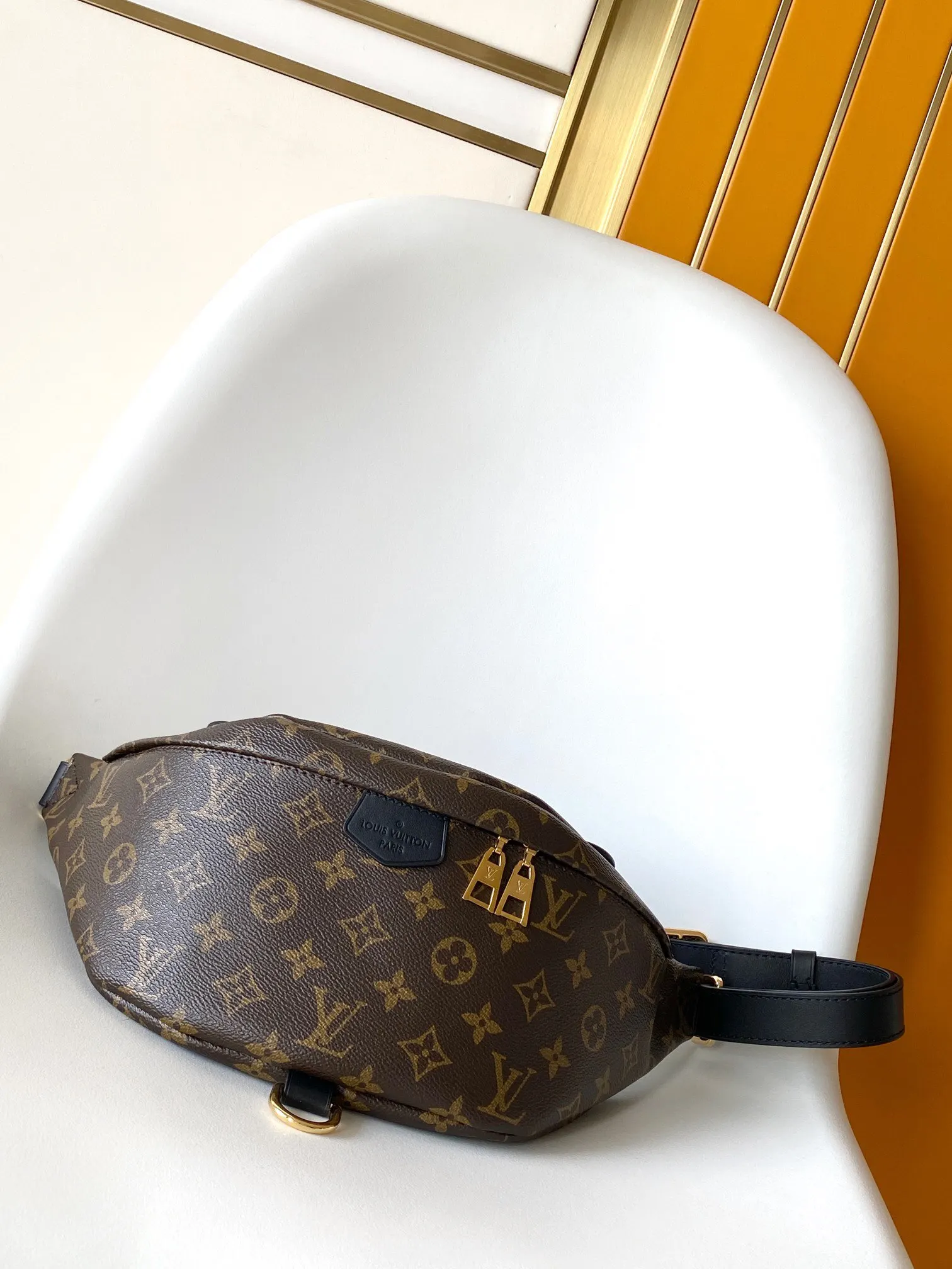 LV 帆布 黑皮 BU AG 腰包 休闲腰包款