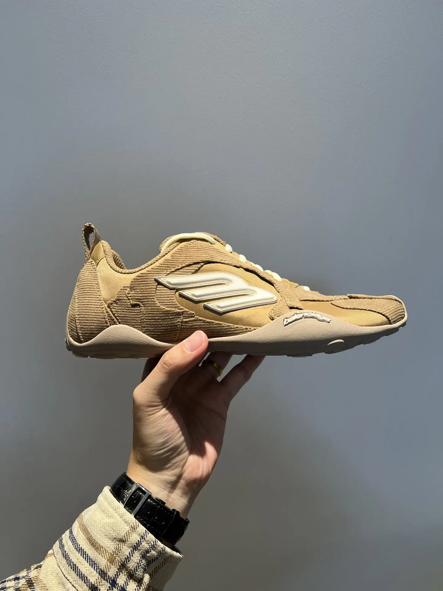 Balenciaga 米色 單肩包 日常搭配款