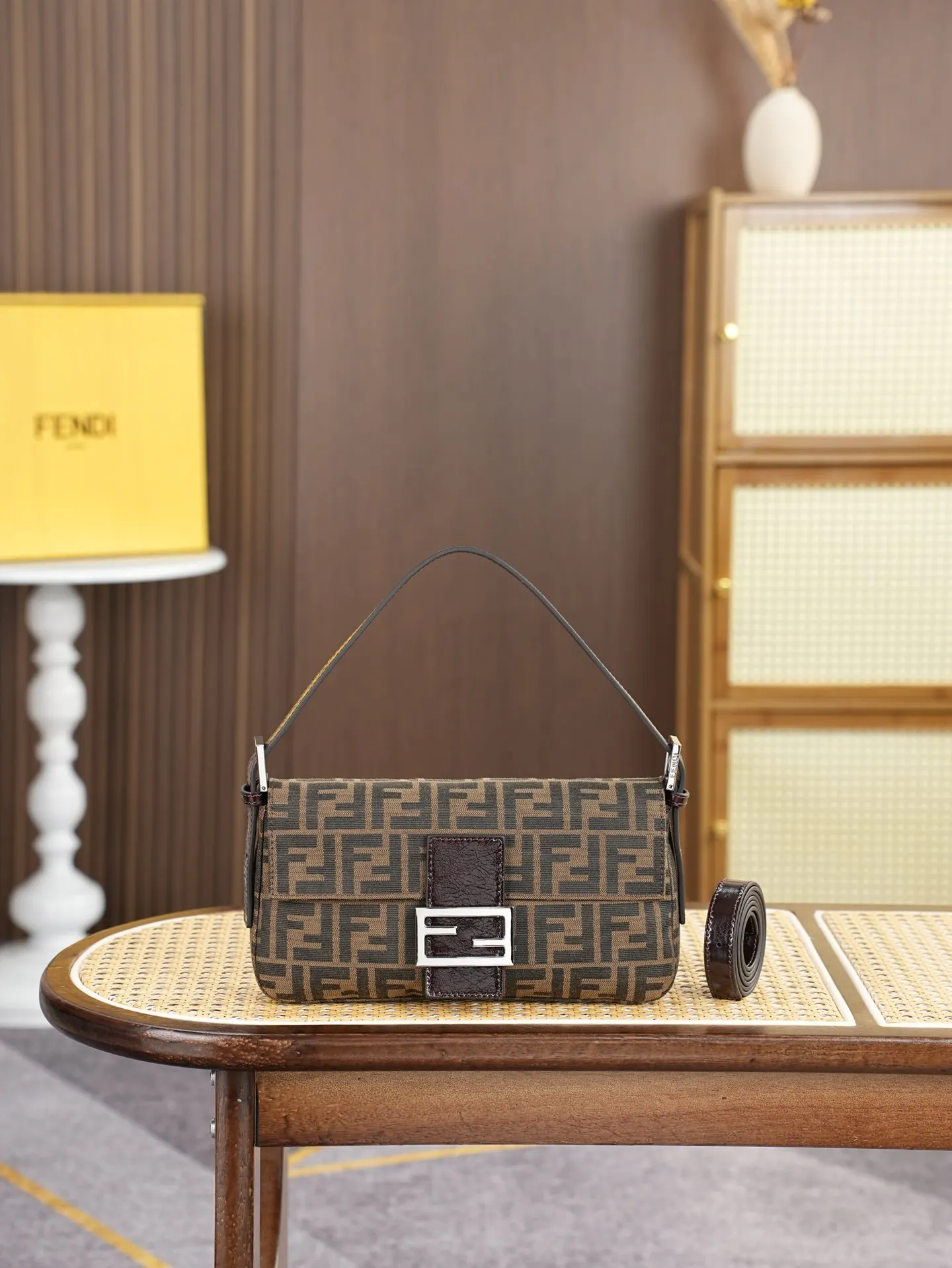 Fendi 腋下包 復古腋下背款