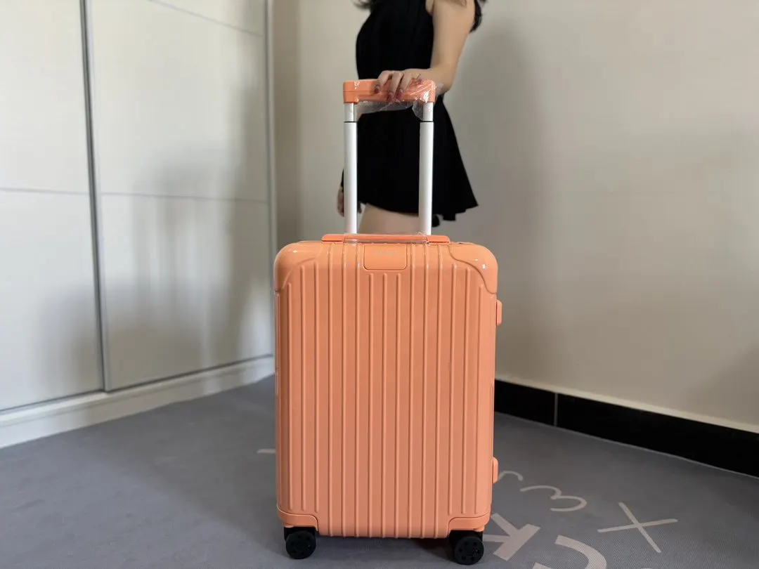 黑色 白色 新色Essential系列 假日橙 尺寸 行李箱 旅行拉杆款 輕便出行款
