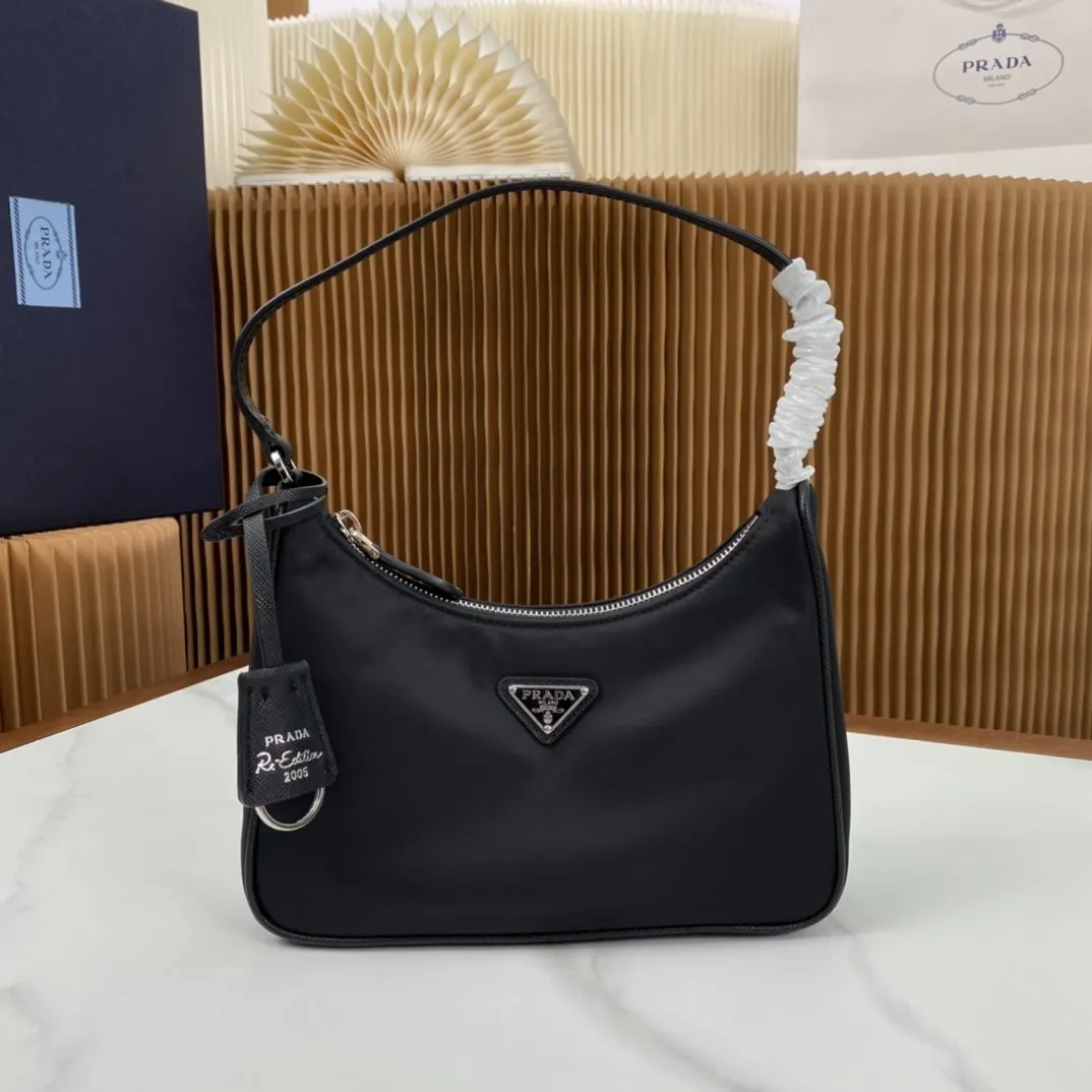 PRADA 1NE204 Re-Nylon尼龍 Saffiano十字纹牛皮 腋下包 日常通勤款