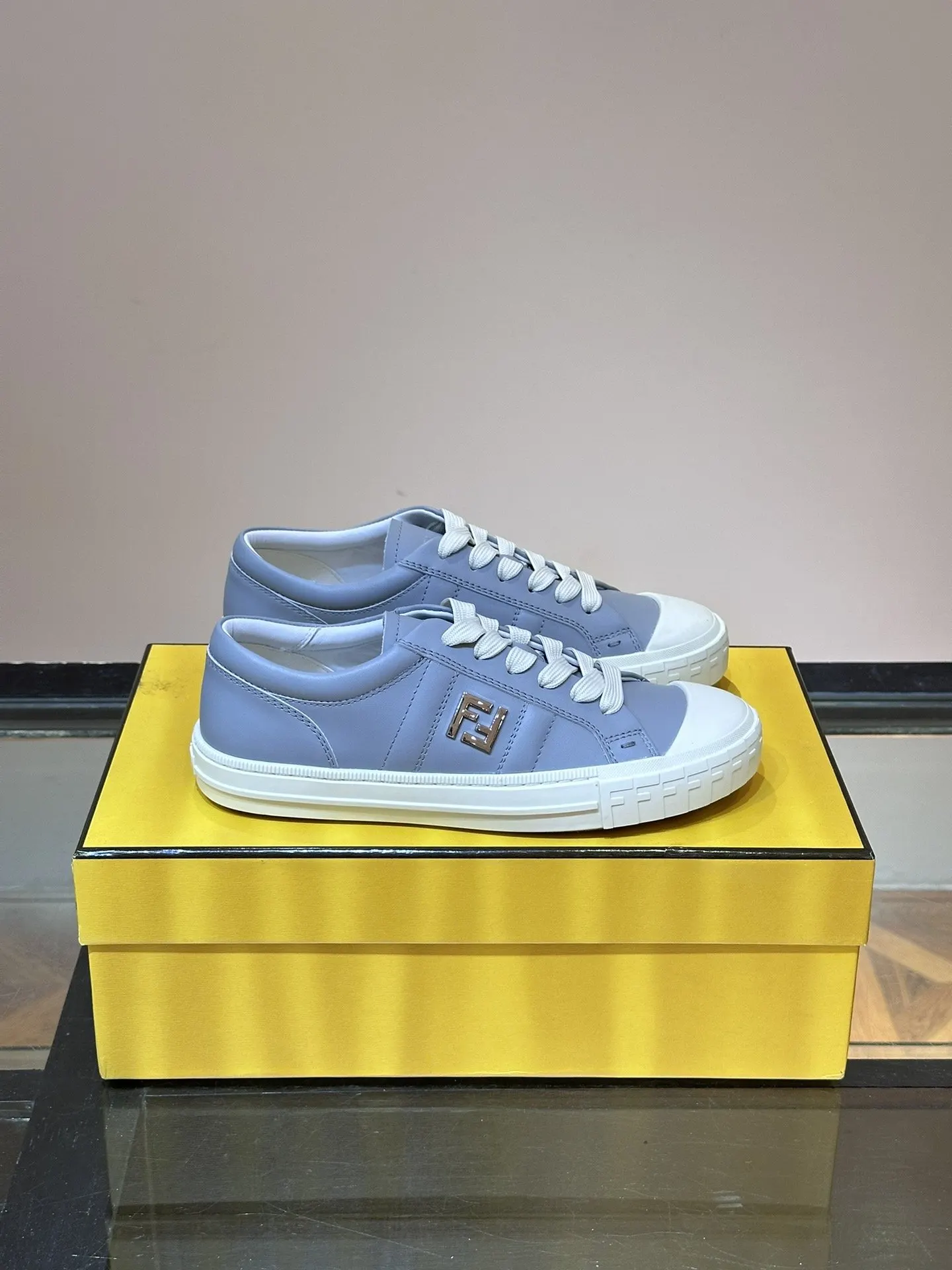 Fendi 運動鞋 休閒百搭款(數字1) Fendi 運動鞋 休閒百搭款(數字1)