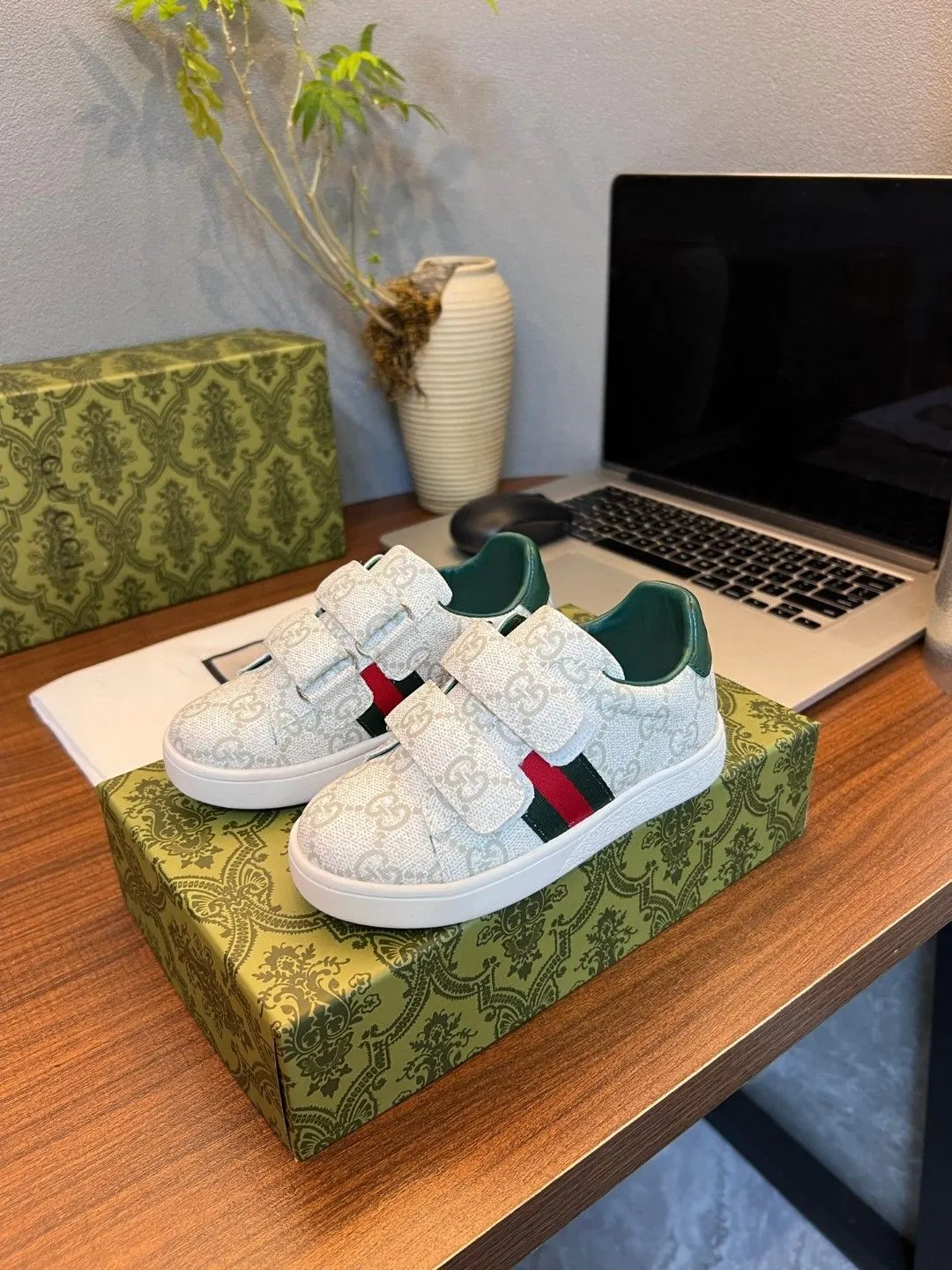 Gucci Logo casual sneakers, all-match 119