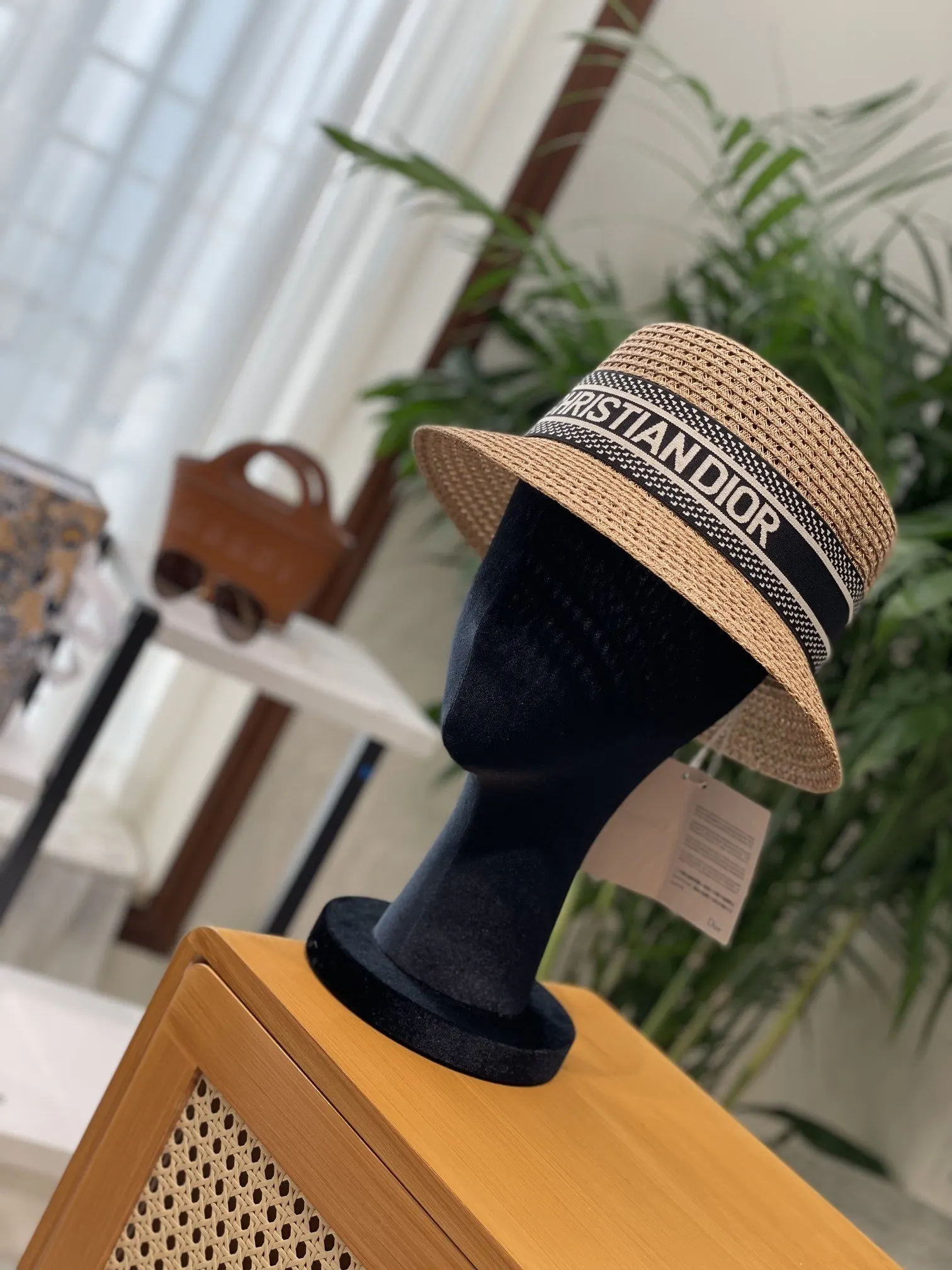 Dior 黑色字母漁夫帽 休閒款