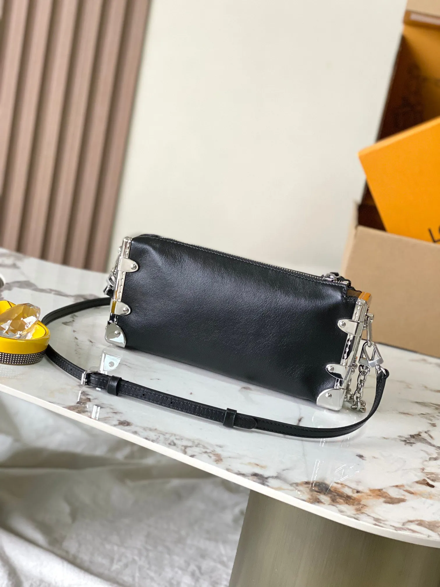 LV 黑色 Slim Trunk 手袋向传 單肩包 日常單肩背款