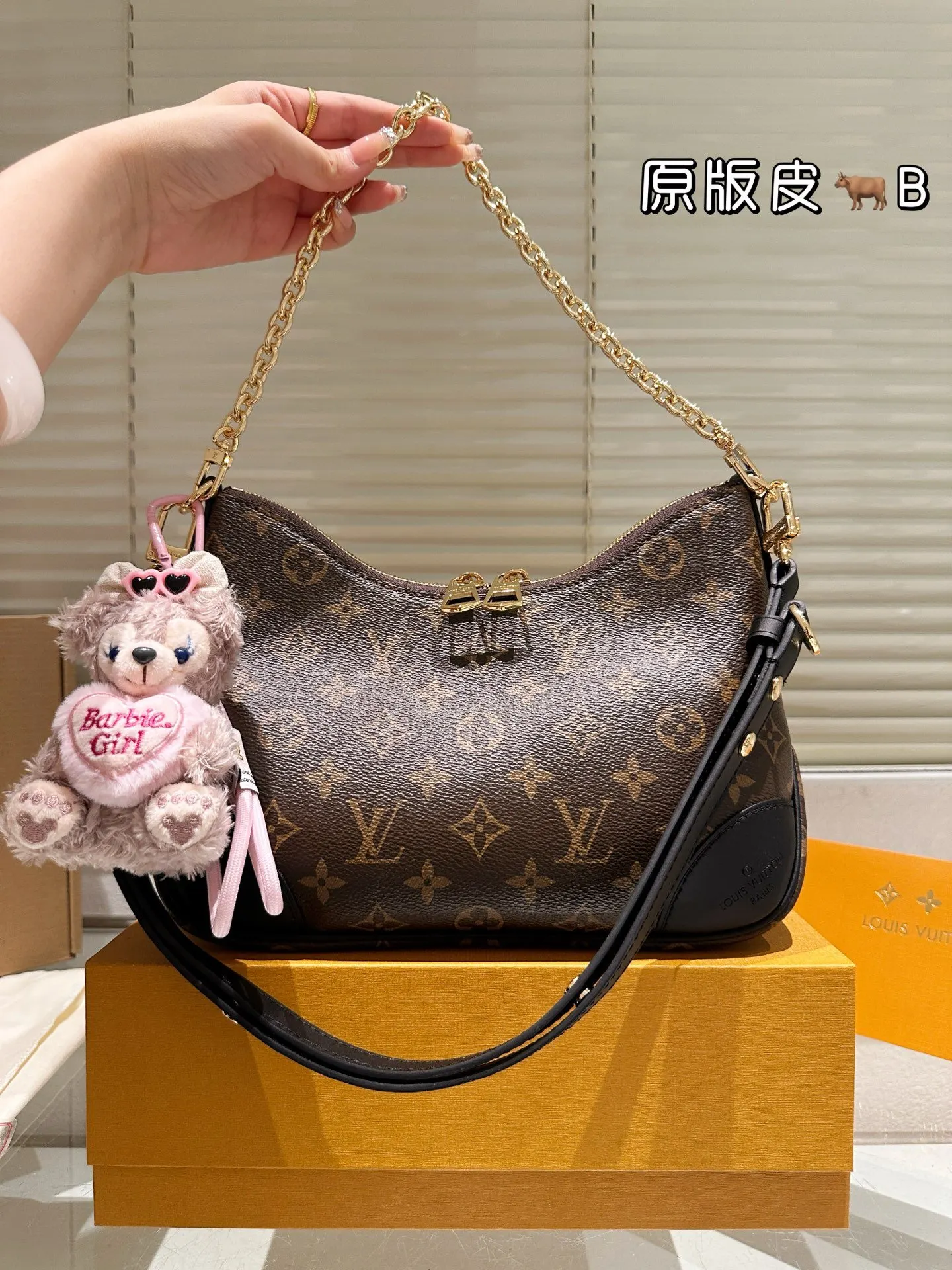 LV 老花 金色 牛皮 把肩带拆掉只用鏈條 雞就是个单问包 鏈條包 精致鏈條款