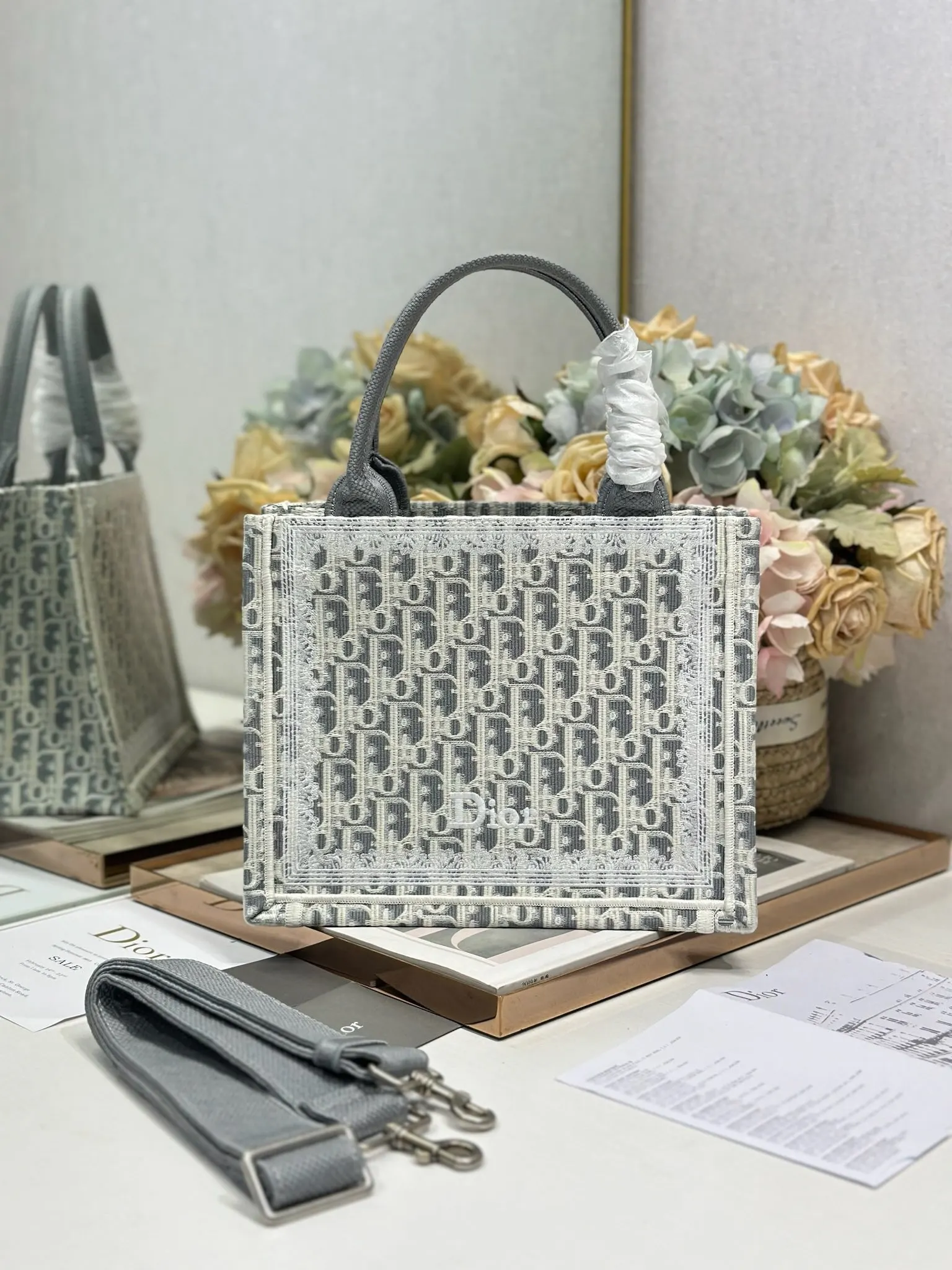 Book Tote 小小的包型装点零碎的小东西也很方便呐～ 用 时髦 托特包 大容量托特款