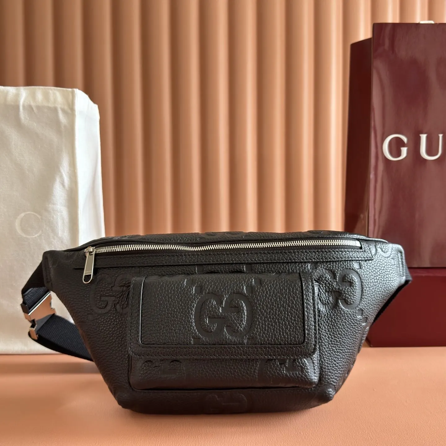 Gucci 黑色 橙色 皮革 斜挎包 轻便斜挎款
