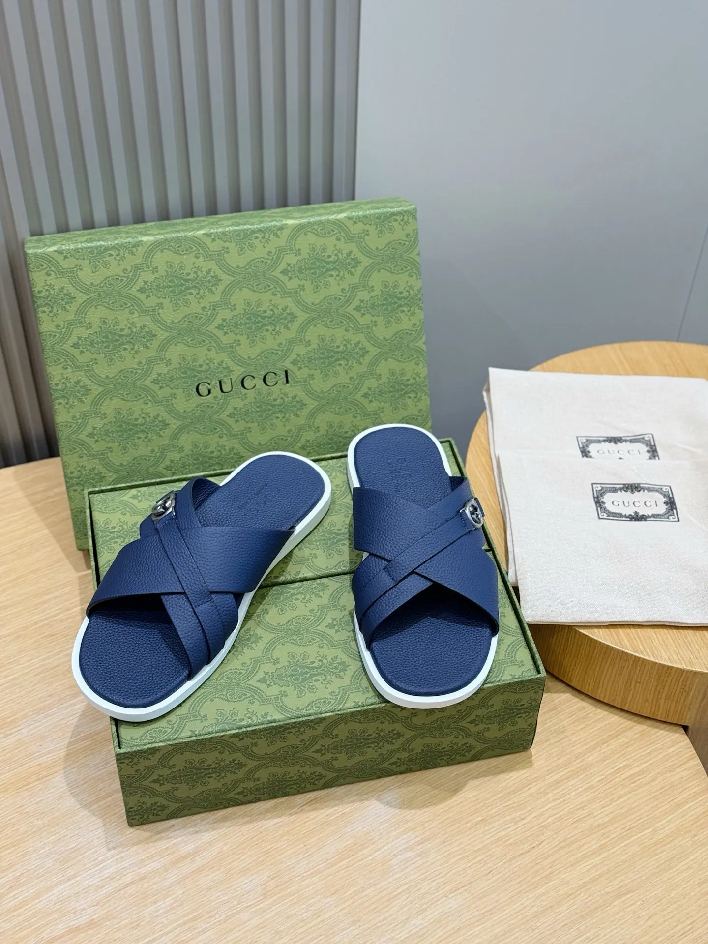 Gucci Black Style
