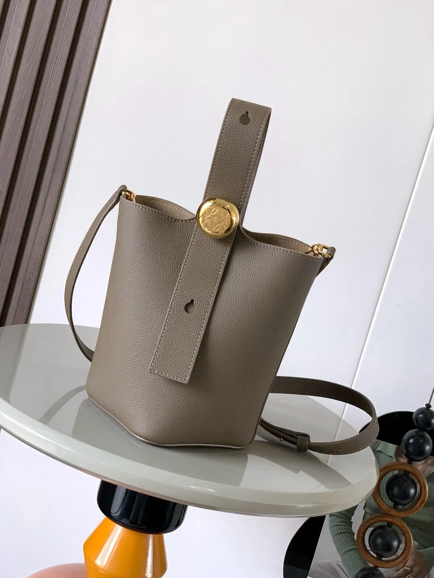 牛皮 迷你柔软粒面牛皮革 bble Bucket 水桶手袋 水桶包 休閒水桶款