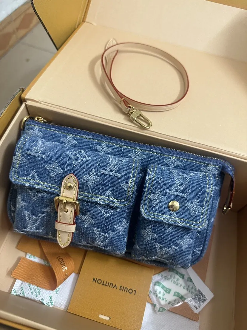 蓝色 POCHETTE ACCE 腋下包 复古腋下背款