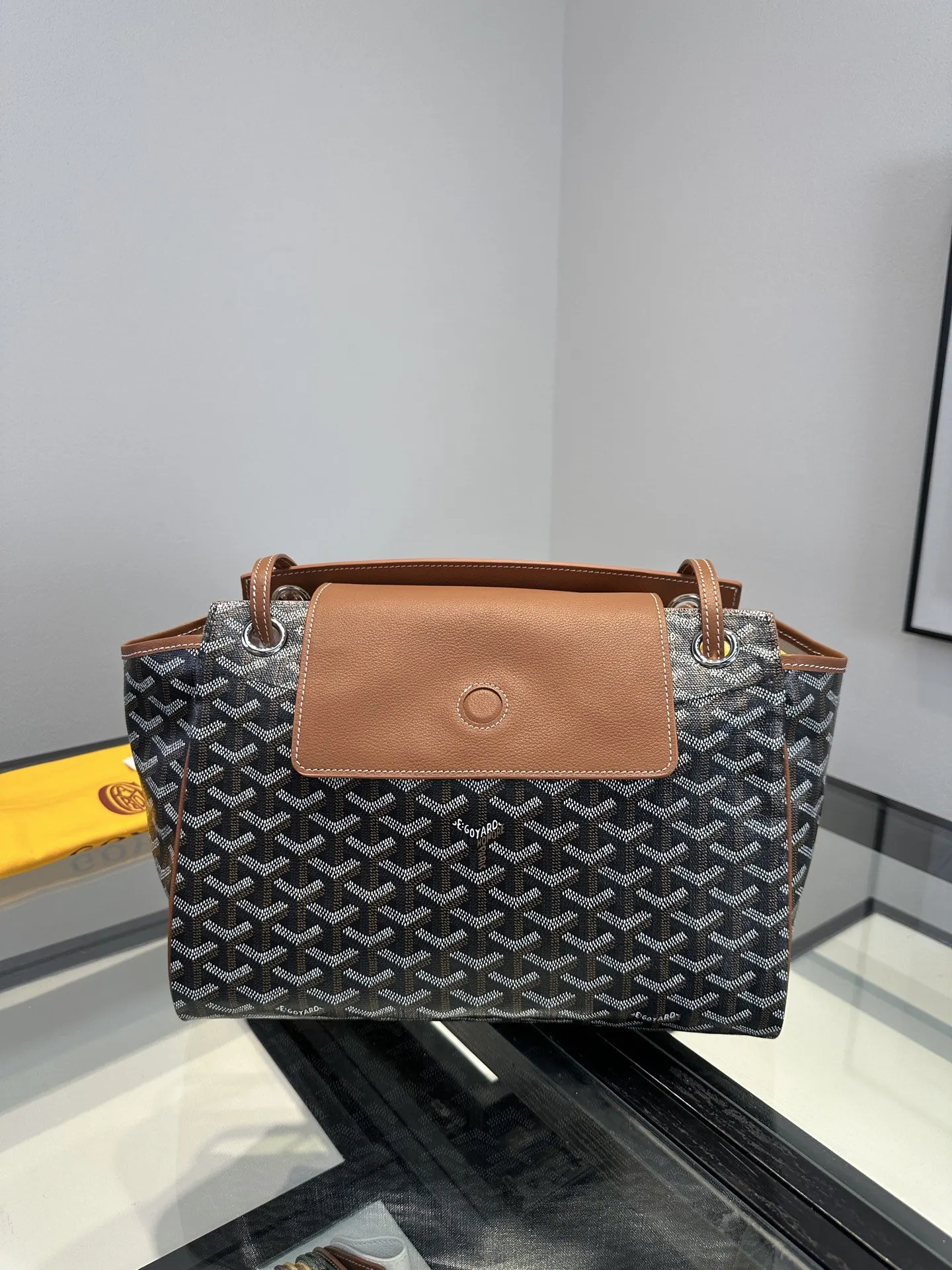 Goyard 棕色 无论你喜欢哪一种风格 低调内敛或高调前卫 休閒或精致 收納包 旅行收納款