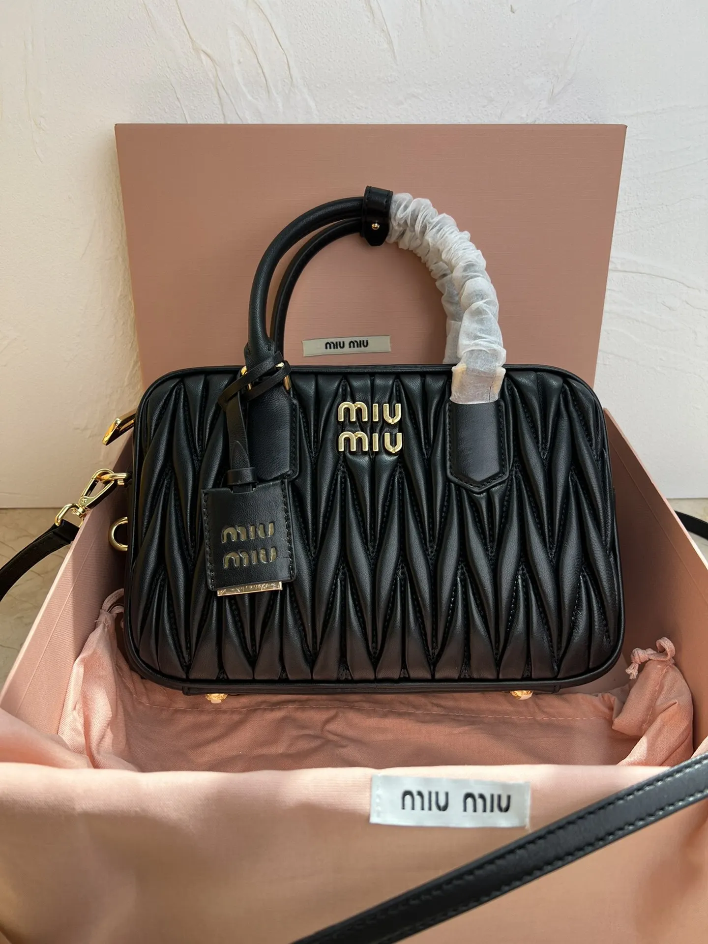 Miu 羊皮 斜背包 輕便斜挎款