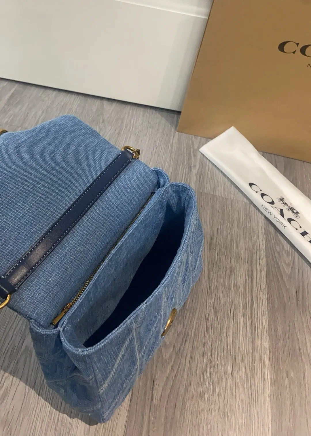 Coach 丹宁 square 喜欢丹宁的宝宝有福了 斜背包 輕便斜挎款(數字9) Coach 丹宁 square 喜欢丹宁的宝宝有福了 斜背包 輕便斜挎款(數字9)