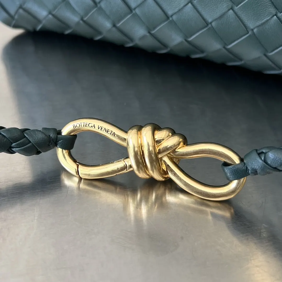Bottega Veneta 金色 羊皮 斜挎包 轻便斜挎款