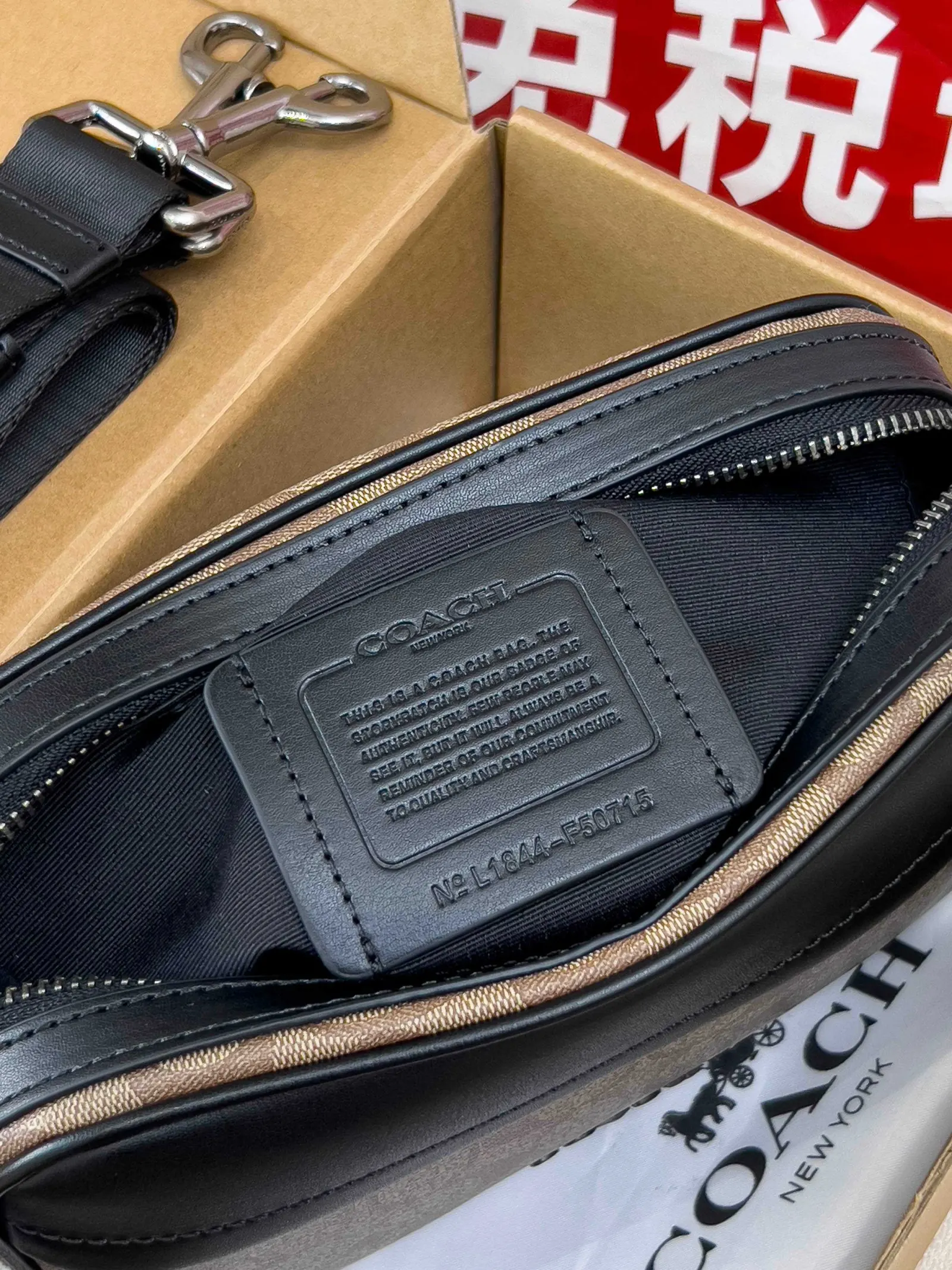 Shoulder Bag Lightweight Classic