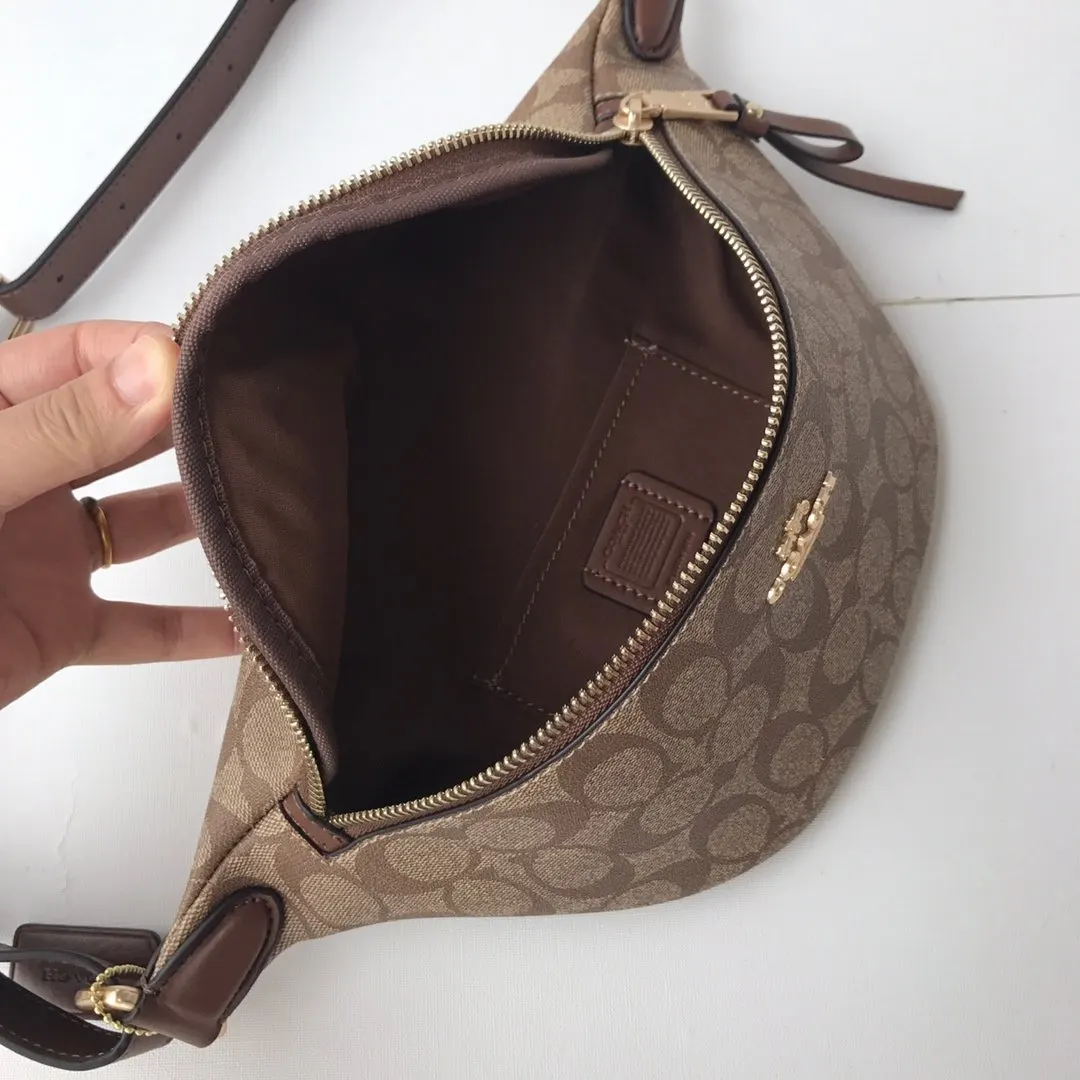 Coach 女士 經典Logo腰包 胸包 休閒腰包款(數字9) Coach 女士 經典Logo腰包 胸包 休閒腰包款(數字9)