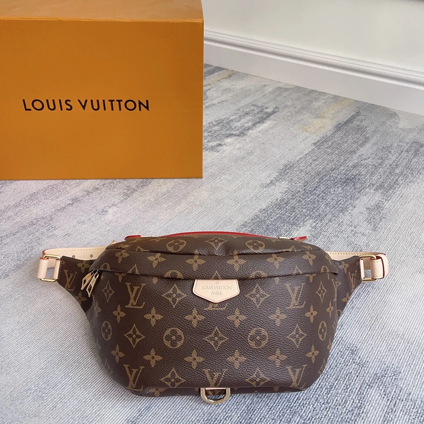 Louis Vuitton Gold Belt Bag Casual Leather