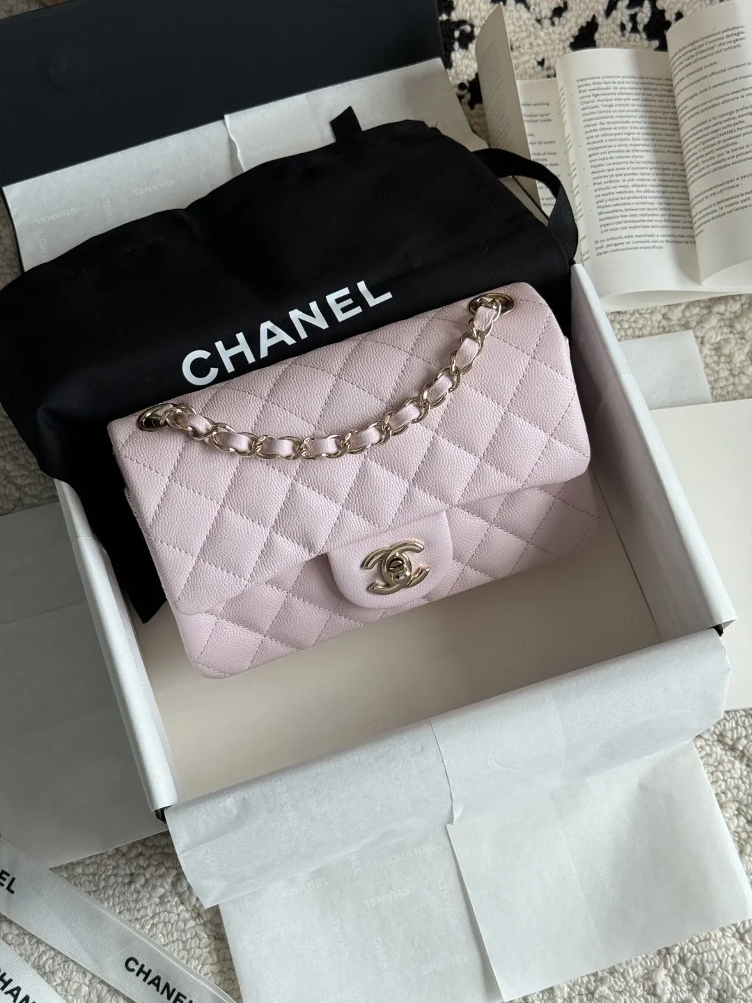 Crossbody Bag Lightweight Classic Leather