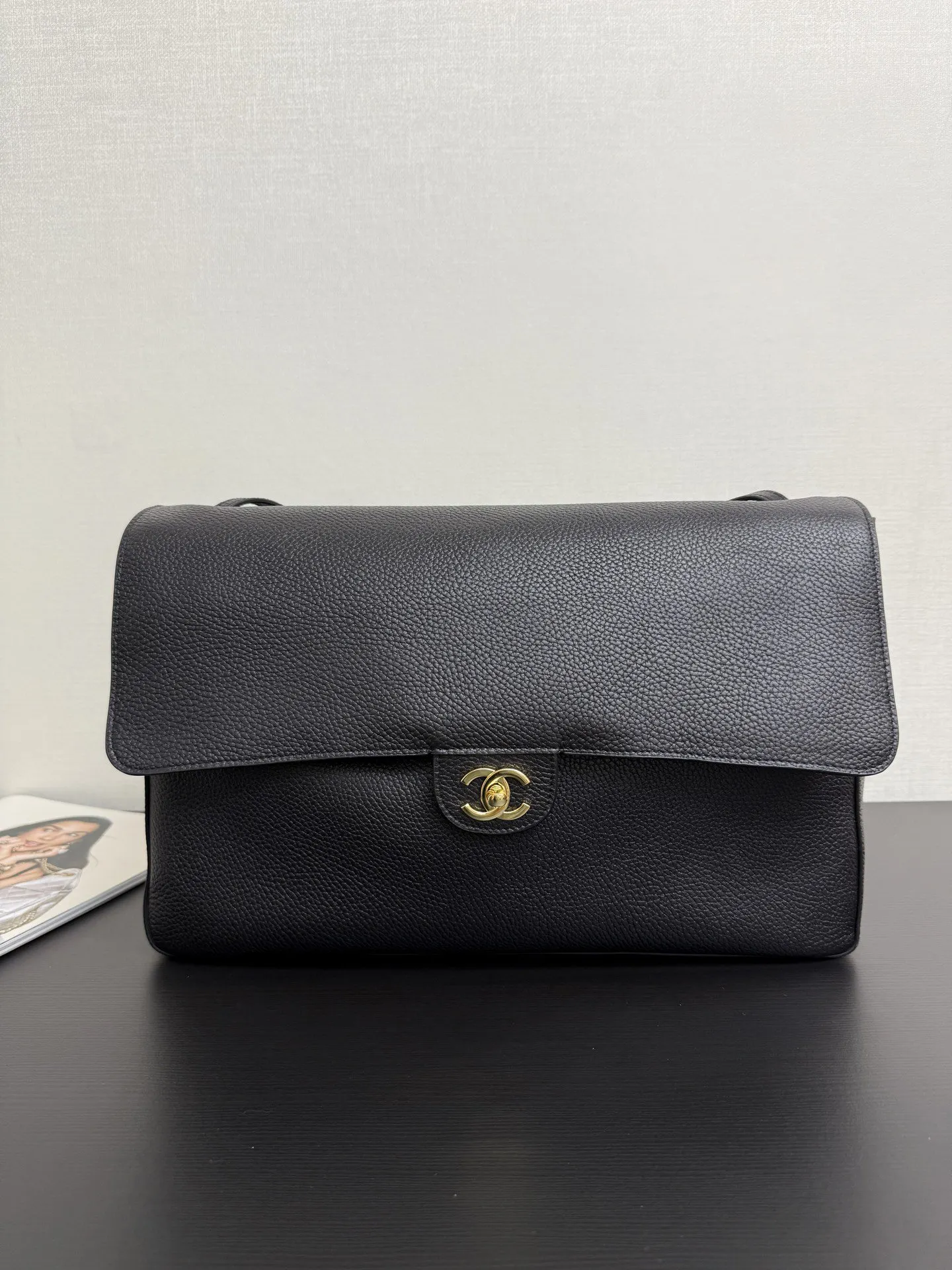 CHANEL 深灰色牛皮翻蓋鏈條包 單肩款