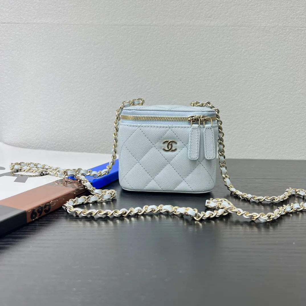 CHANEL 棕色魚子醬牛皮翻蓋鏈條包 金扣款