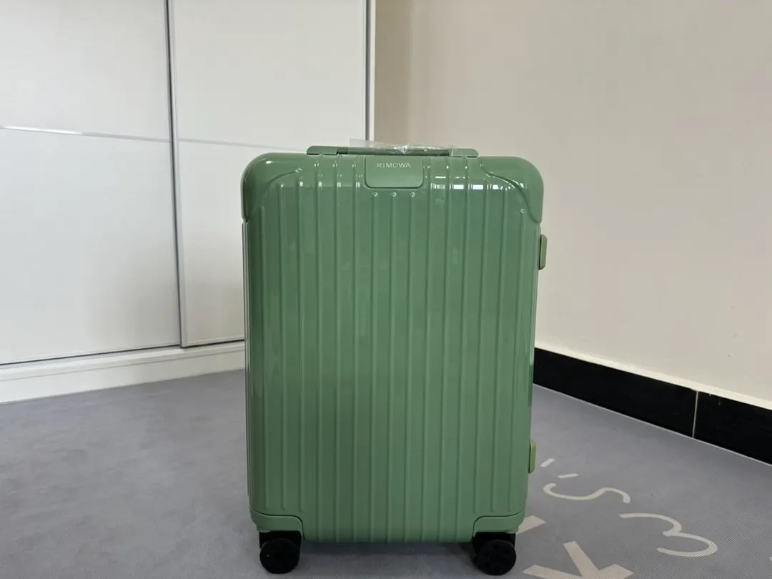 黑色 白色 Essential系列 鼠尾草綠 尺寸 行李箱 旅行拉杆款 輕便出行款