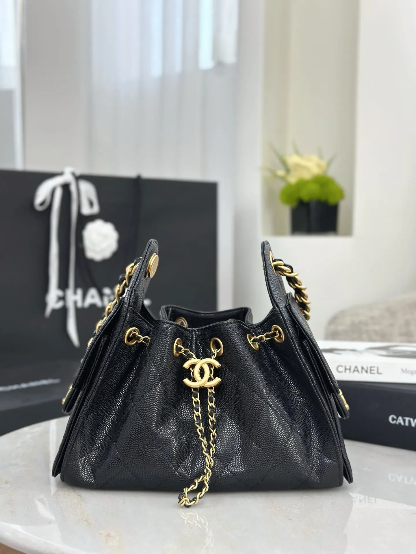 CHANEL 22 Bag 黑色牛皮鏈條包 大号款