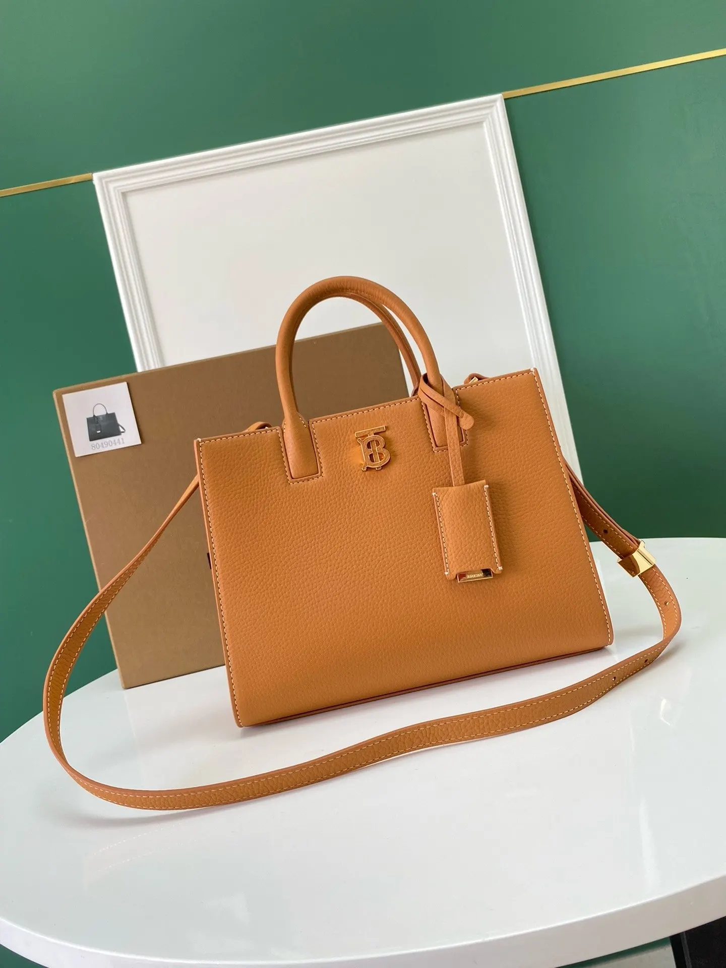 Burberry 小牛皮 托特包 大容量托特款