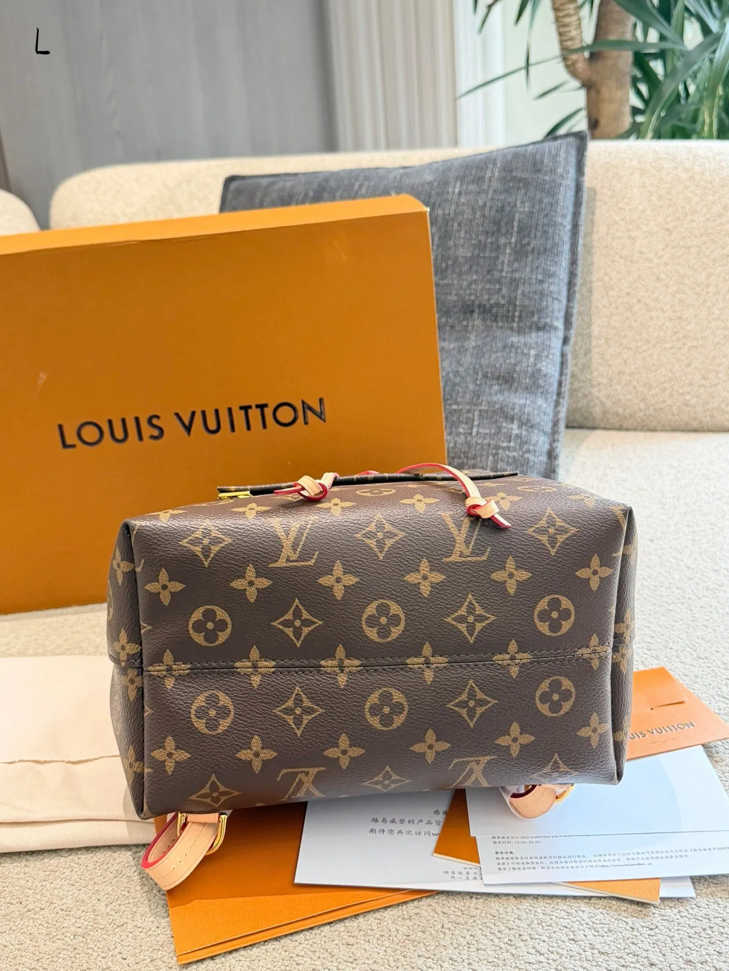LV 老花 帆布 雙肩包 实用雙肩款