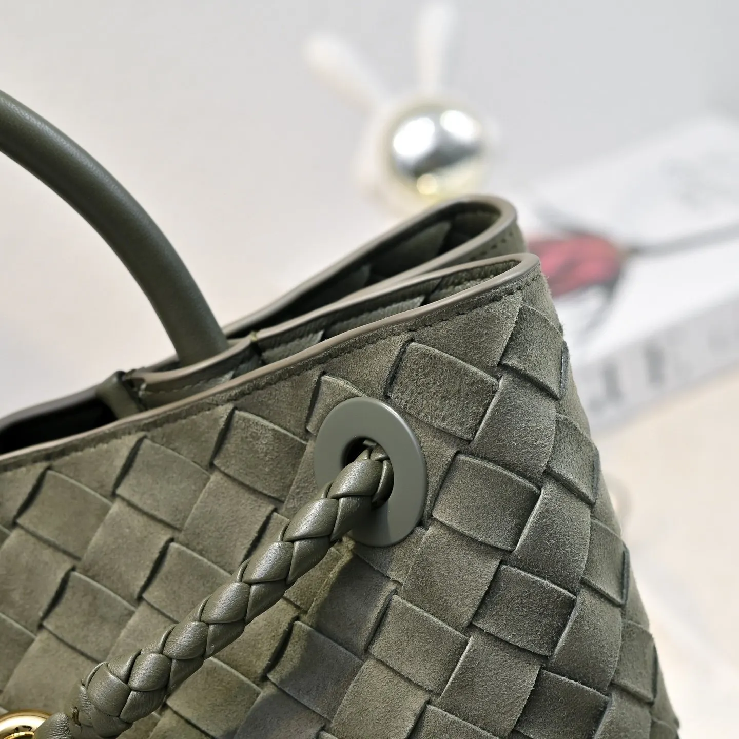 Bottega Veneta 麂皮 斜挎包 轻便斜挎款