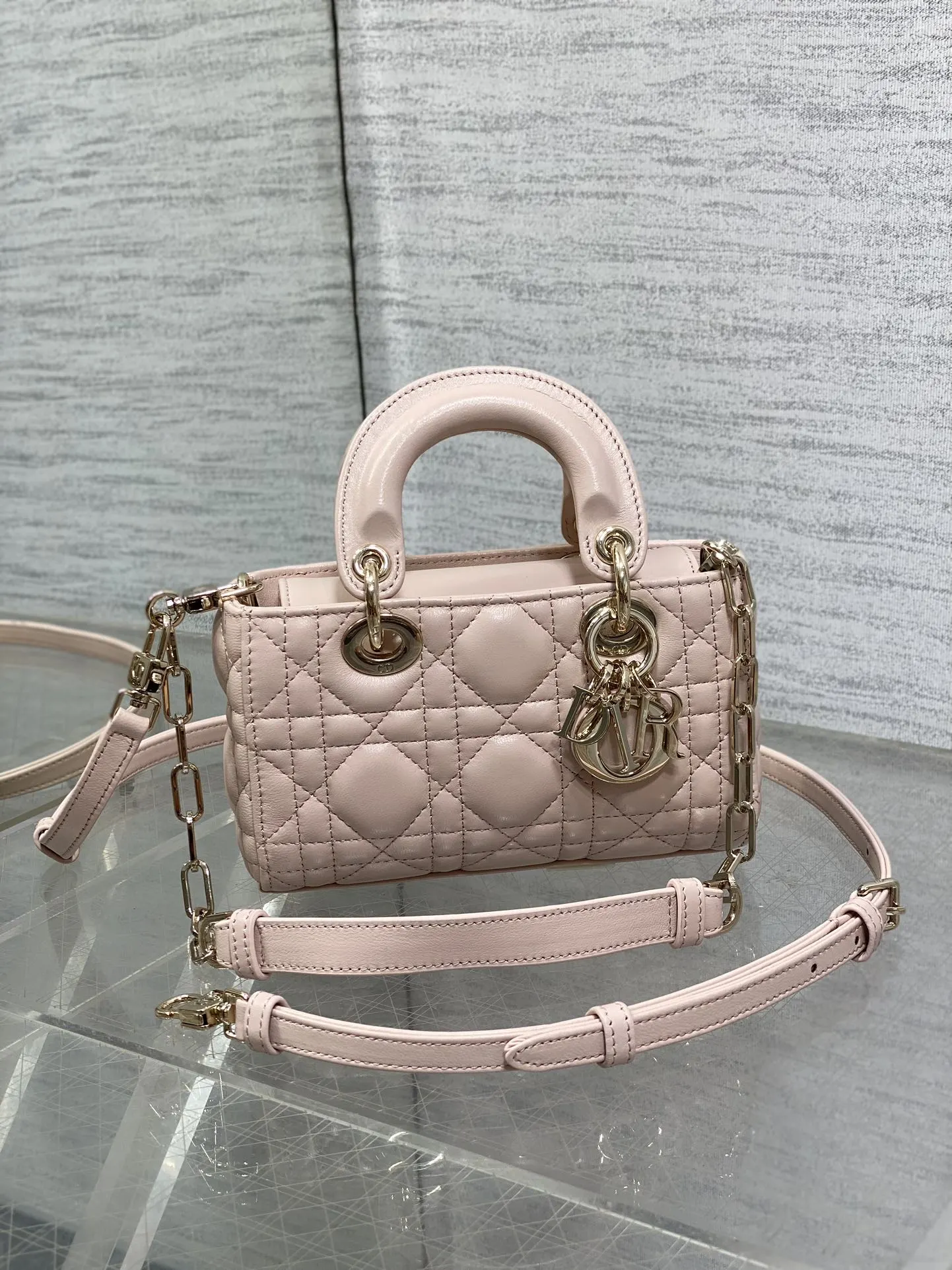 Dior 羊皮 进口 羊皮横款迷你戴妃包胭脂粉D Joy bag羊 鏈條包 精致鏈條款