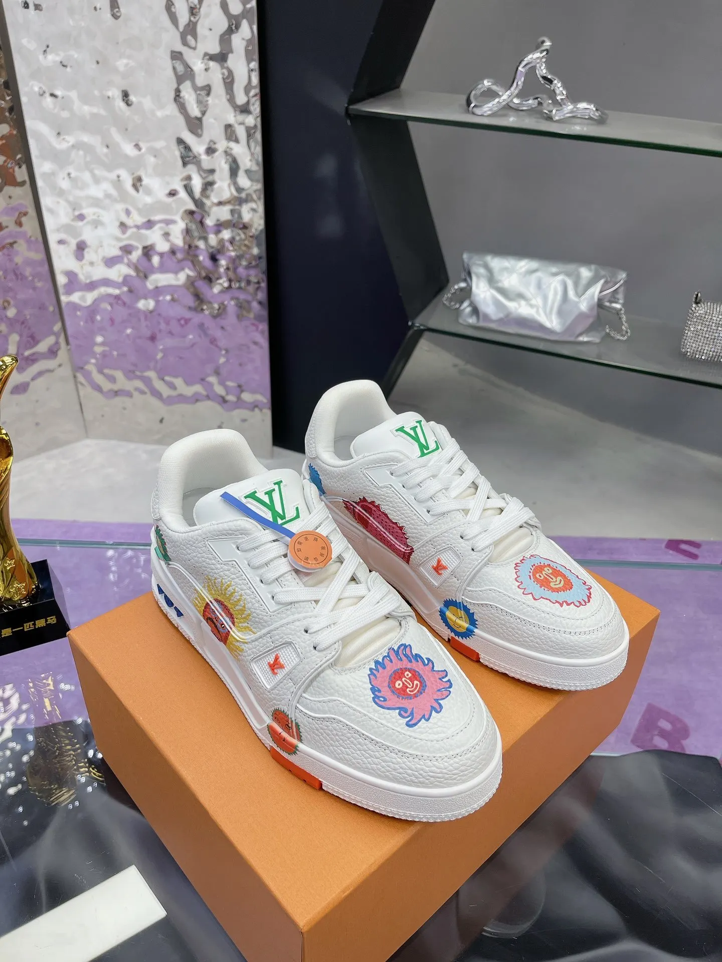 LV Casual Versatile