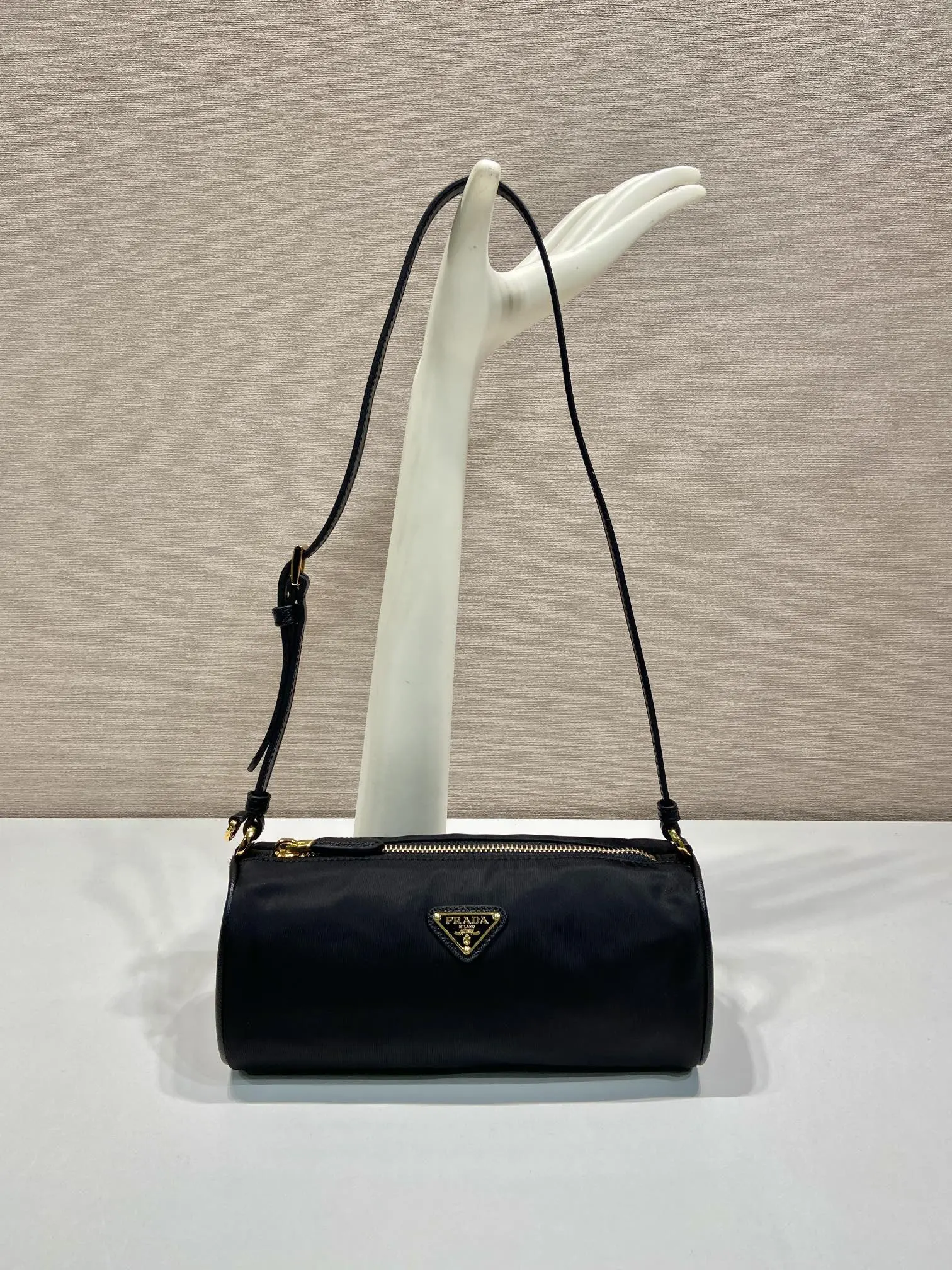 PRADA 1NE058 Re-Nylon尼龍 皮革 三角标 腋下包 日常通勤款
