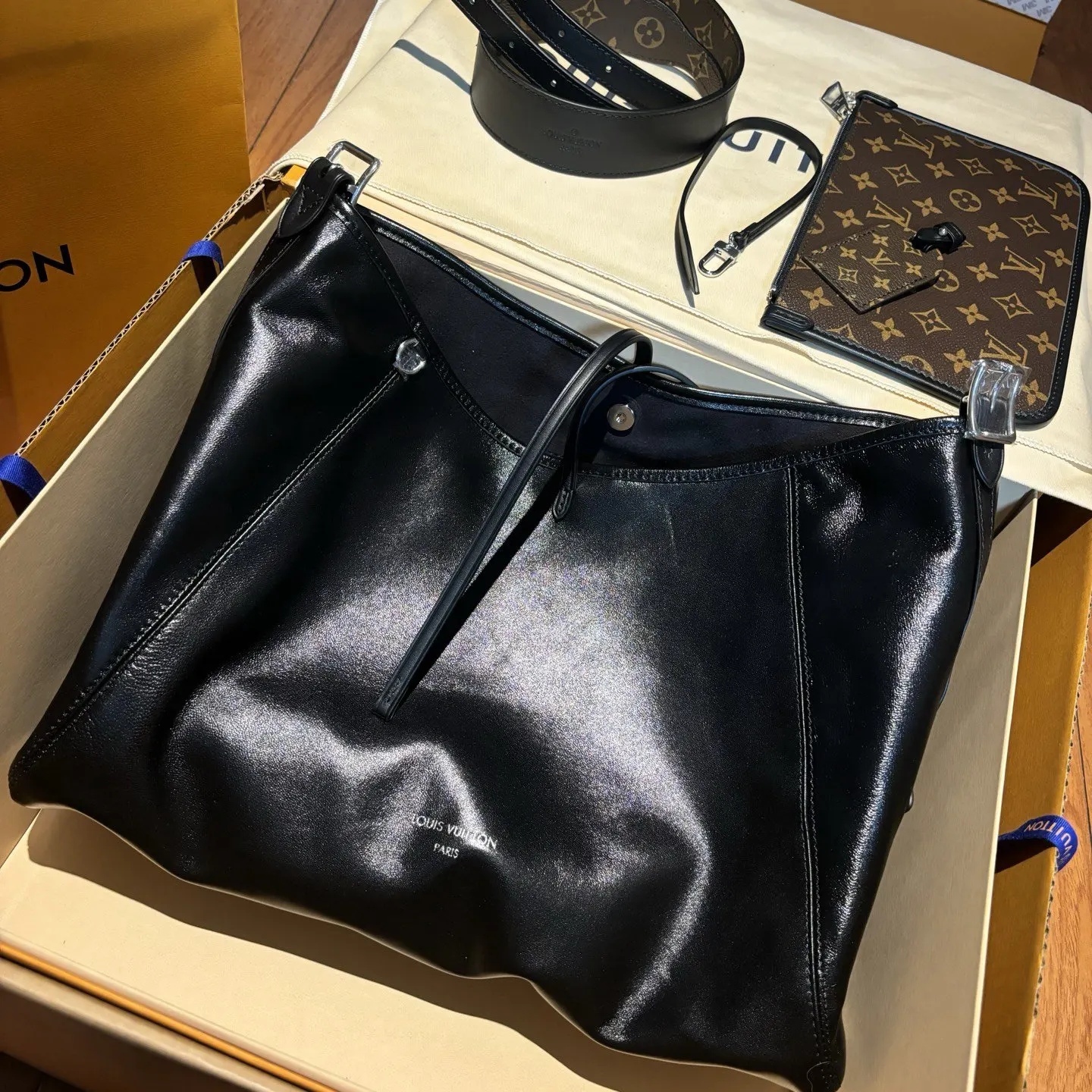 CarryAll 羊皮 中号羊皮 Dark中号 水桶包 休閒水桶款