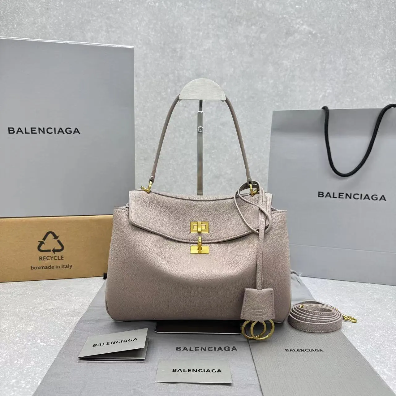 Balenciaga Rodeo 羊皮 腋下包 簡約腋下款