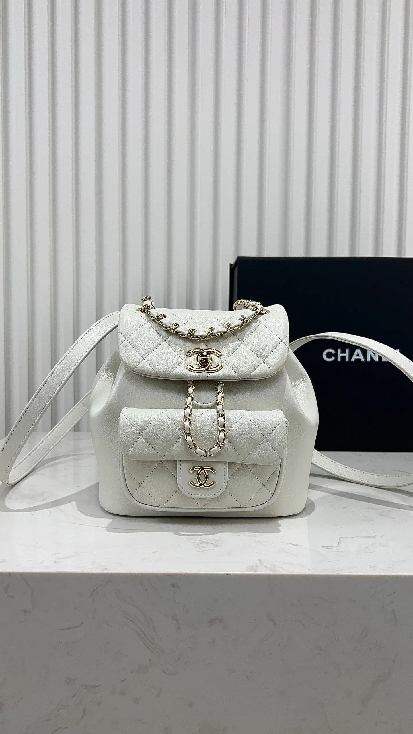 CHANEL 白色 小牛皮 雙肩包 实用雙肩款