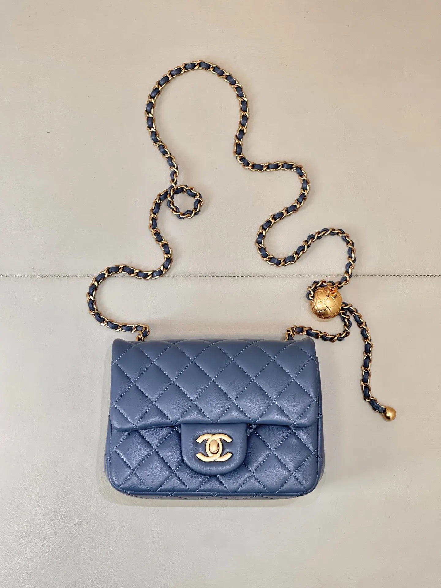 CHANEL 藍色牛皮迷你鏈條包 單肩斜挎款