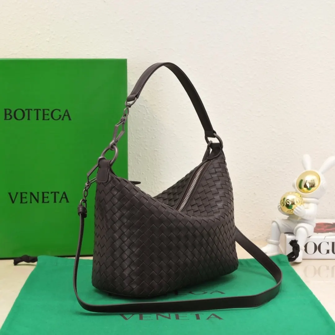 Bottega Veneta 羊皮 斜背包 輕便斜挎款