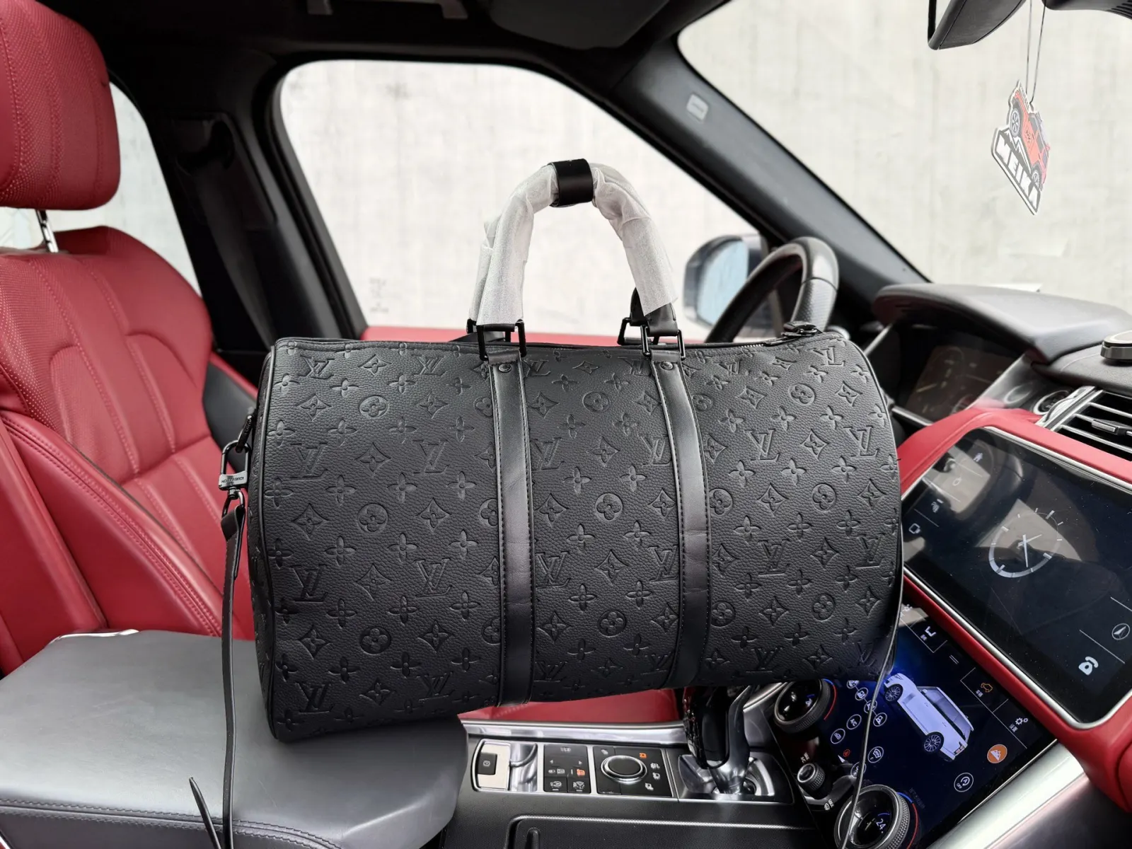 Louis Vuitton Black Fashion Item Travel Leather
