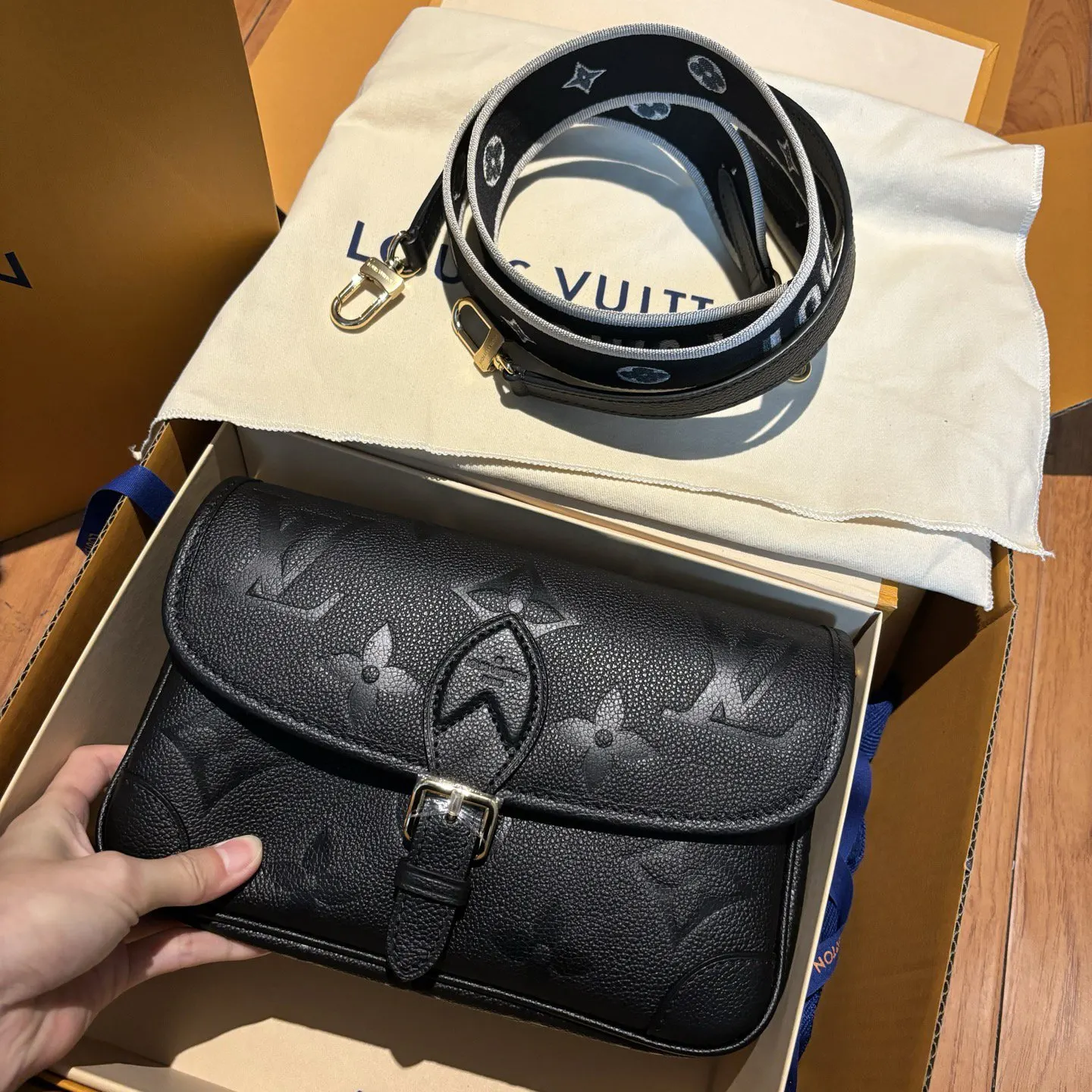 Black Hobo Shoulder Bag Vintage