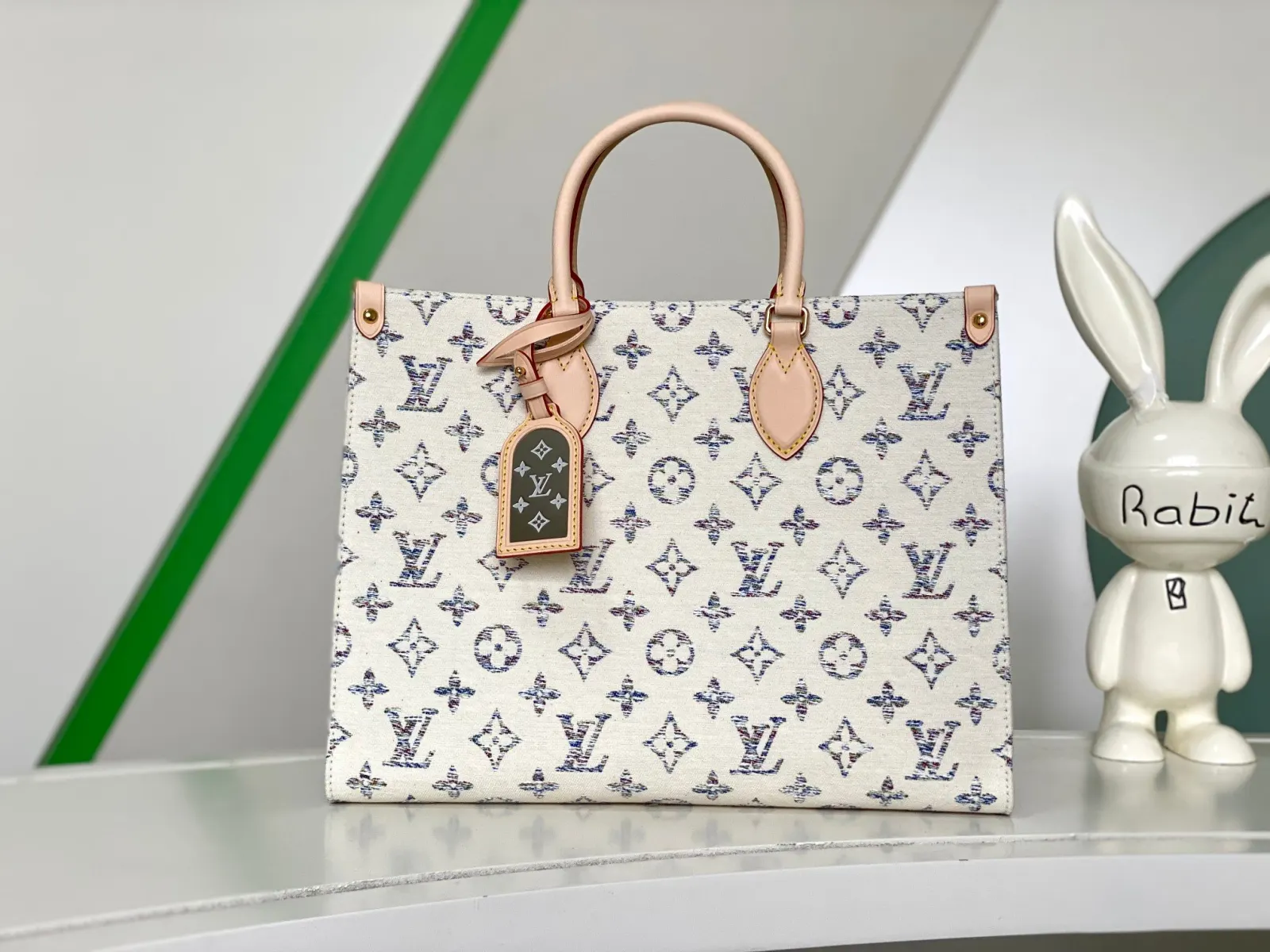 LV OnTheGo 白色 老花 手提包 精選款